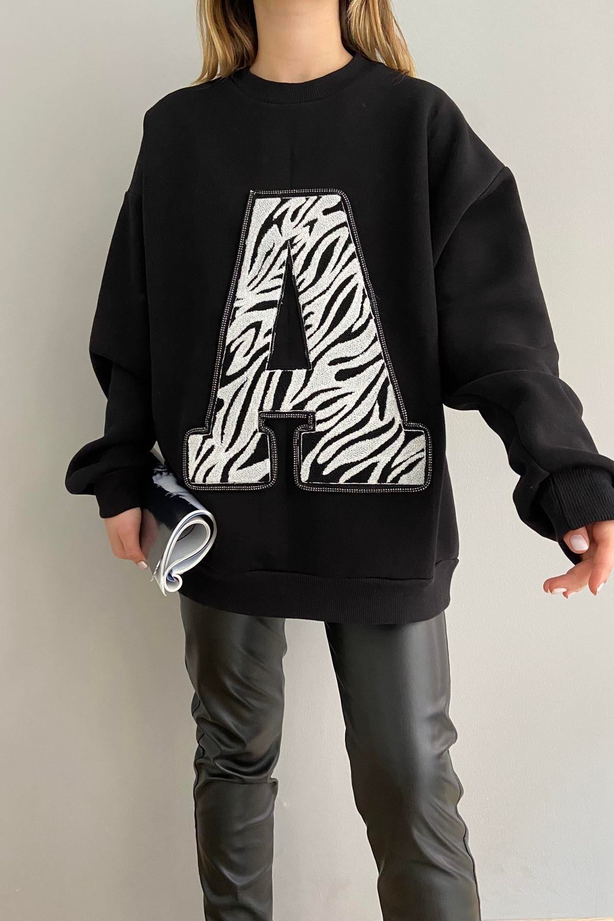 PATCH DETAYLI SWEAT