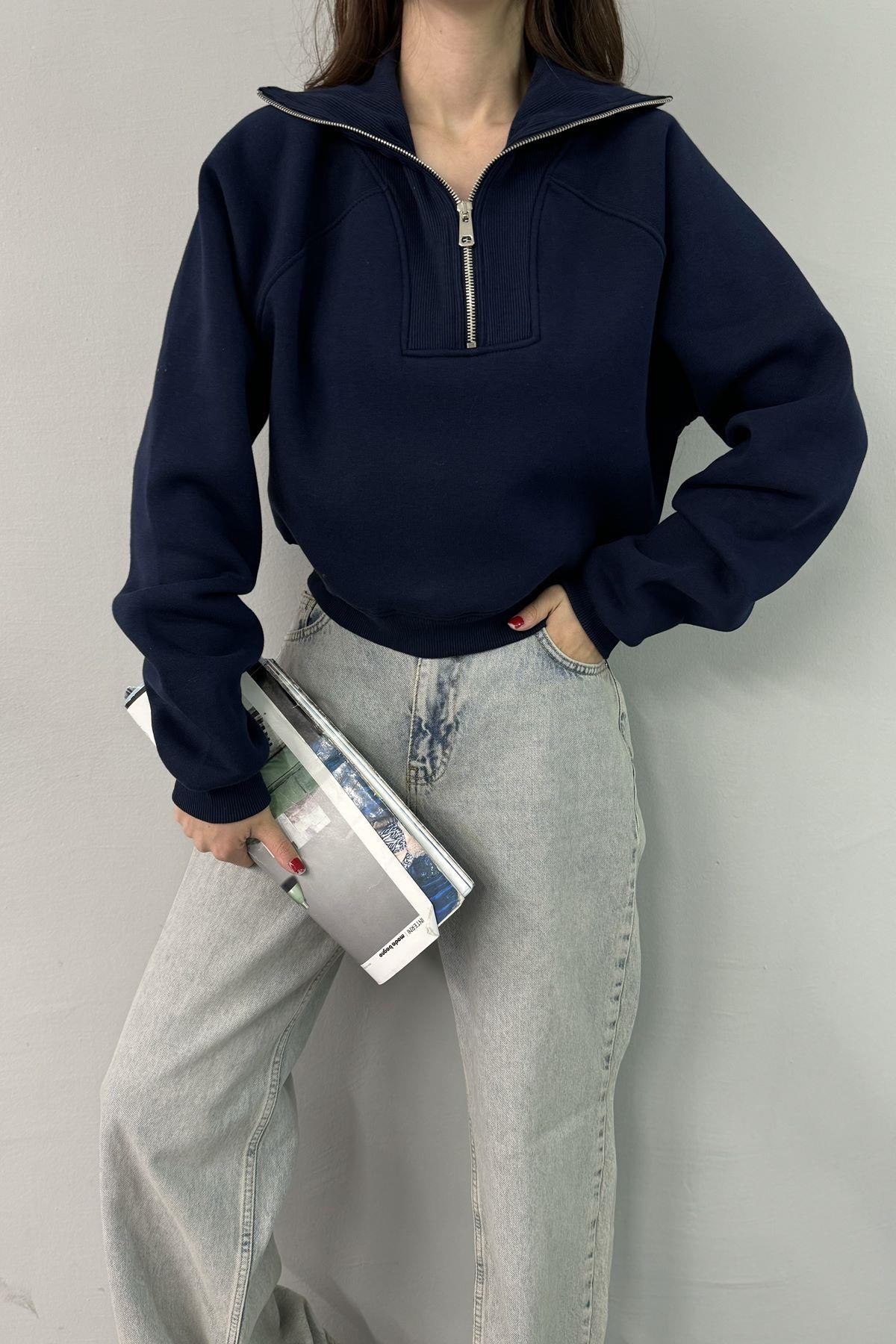 PATI FERMUARLI CROP SWEATSHIRT