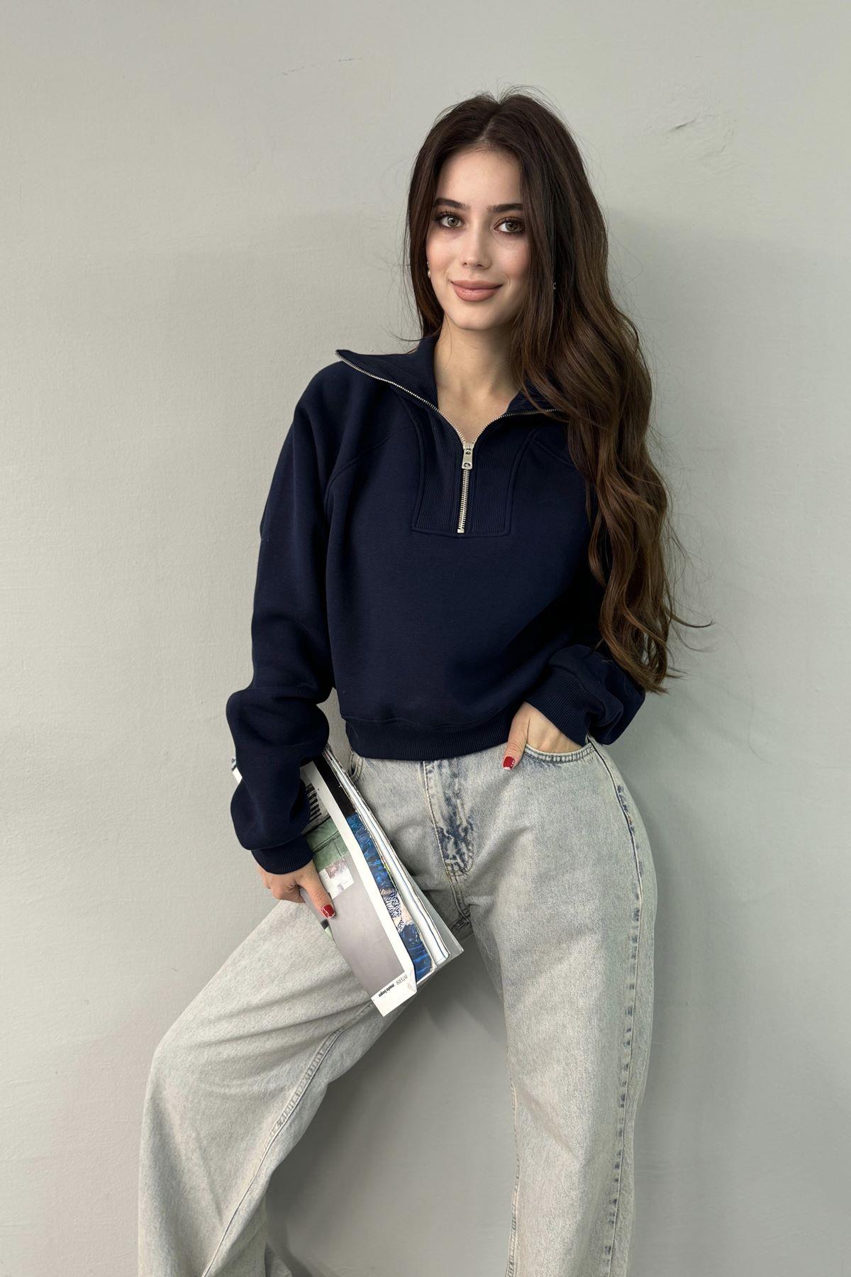 PATI FERMUARLI CROP SWEATSHIRT