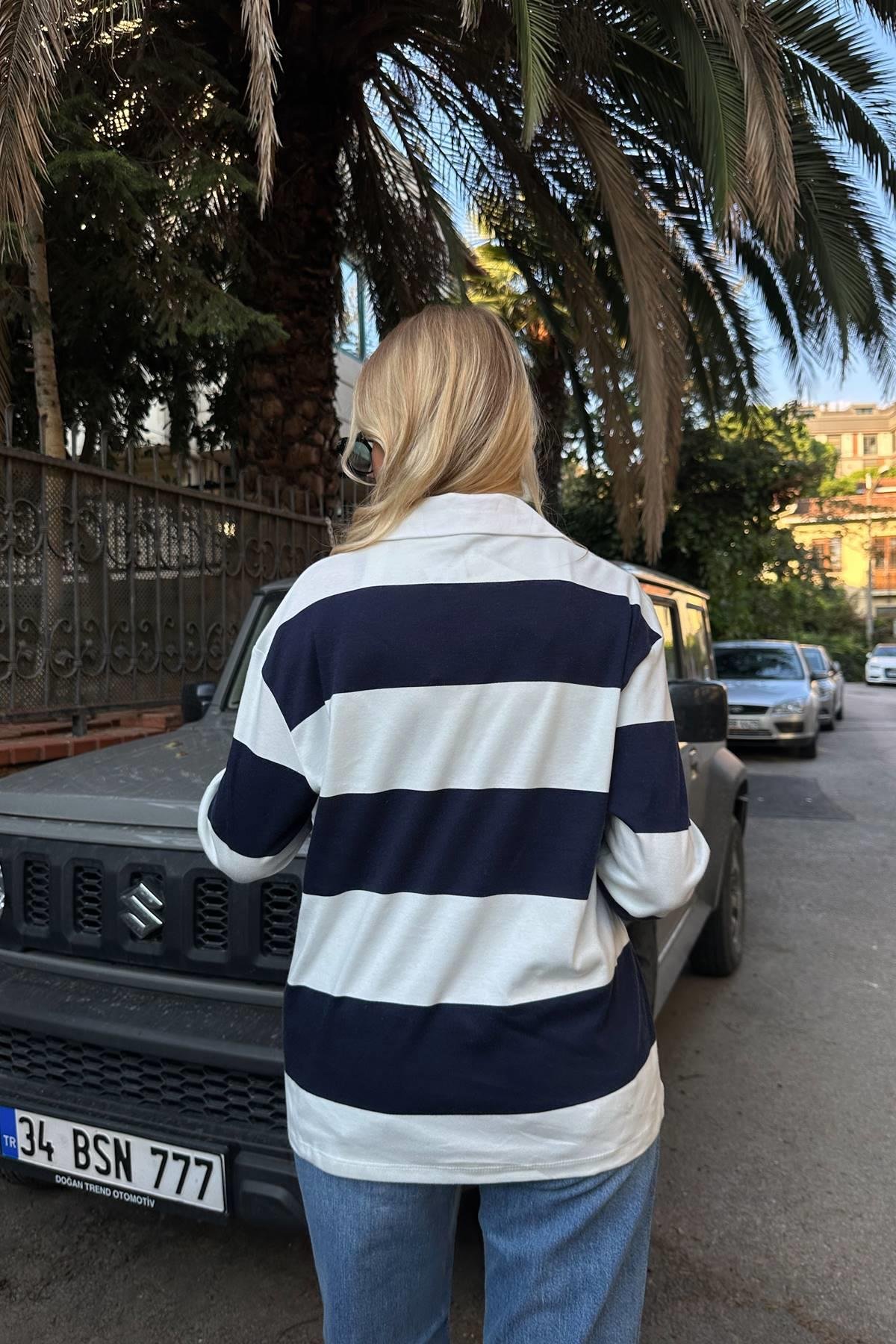 POLO YAKA ÇİZGİ DETAY SWEATSHIRT