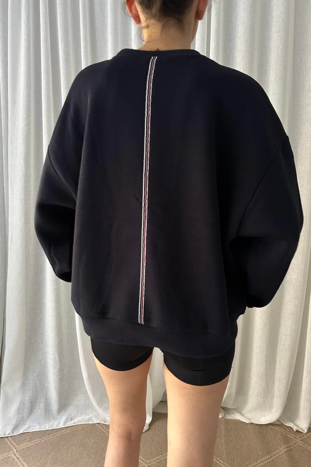 ŞERİT DETAYLI SWEATSHIRT