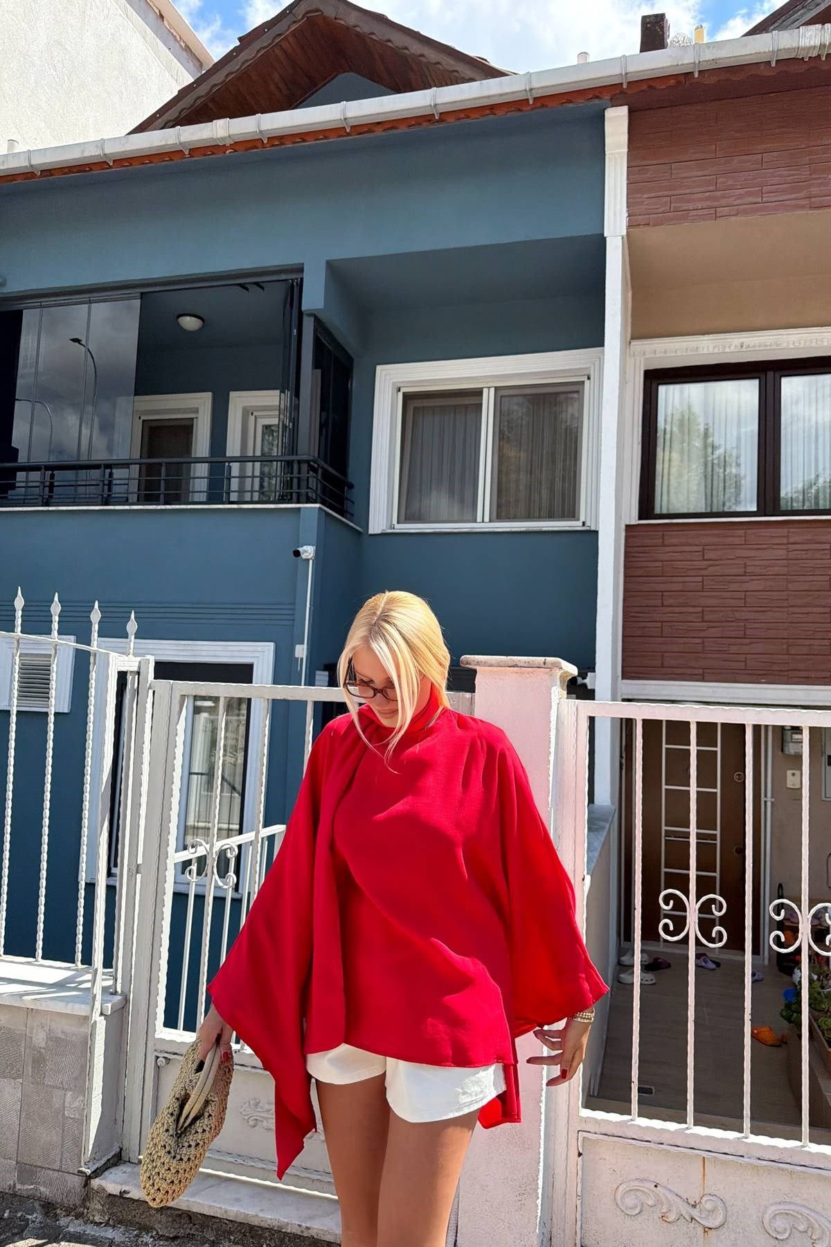 YARASA KOL ŞAL DETAYLI OVERSİZE BLUZ