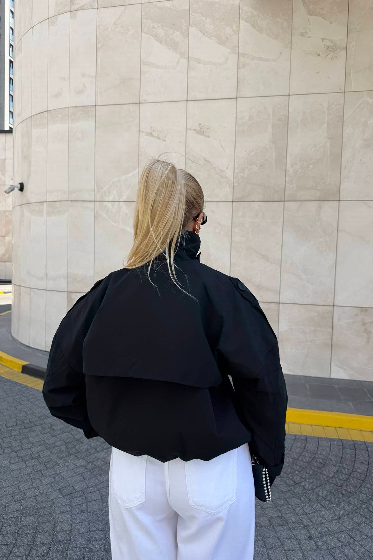 PELERİNLİ KISA TRENÇ