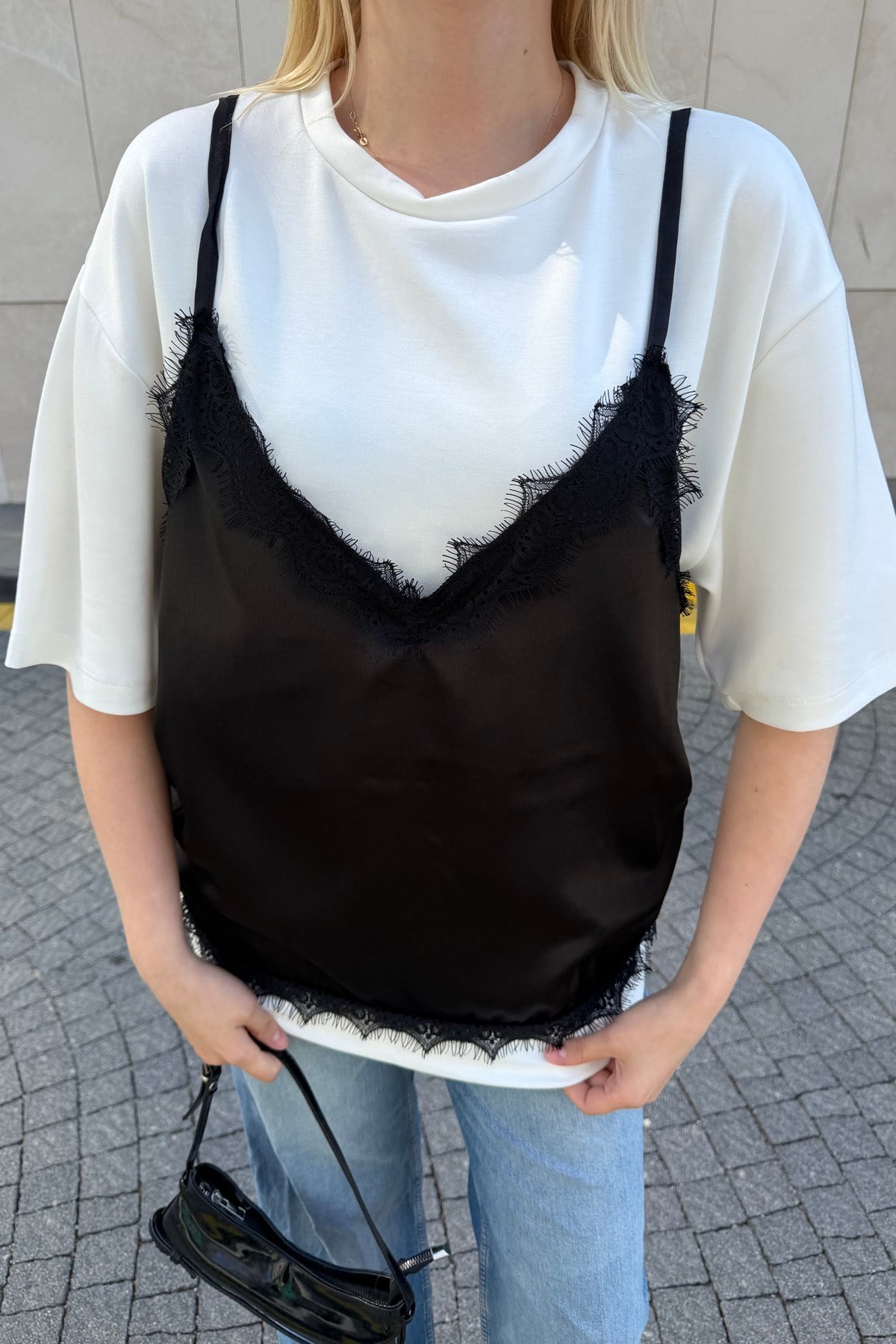 ASKILI SATEN DANTELLİ TSHIRT