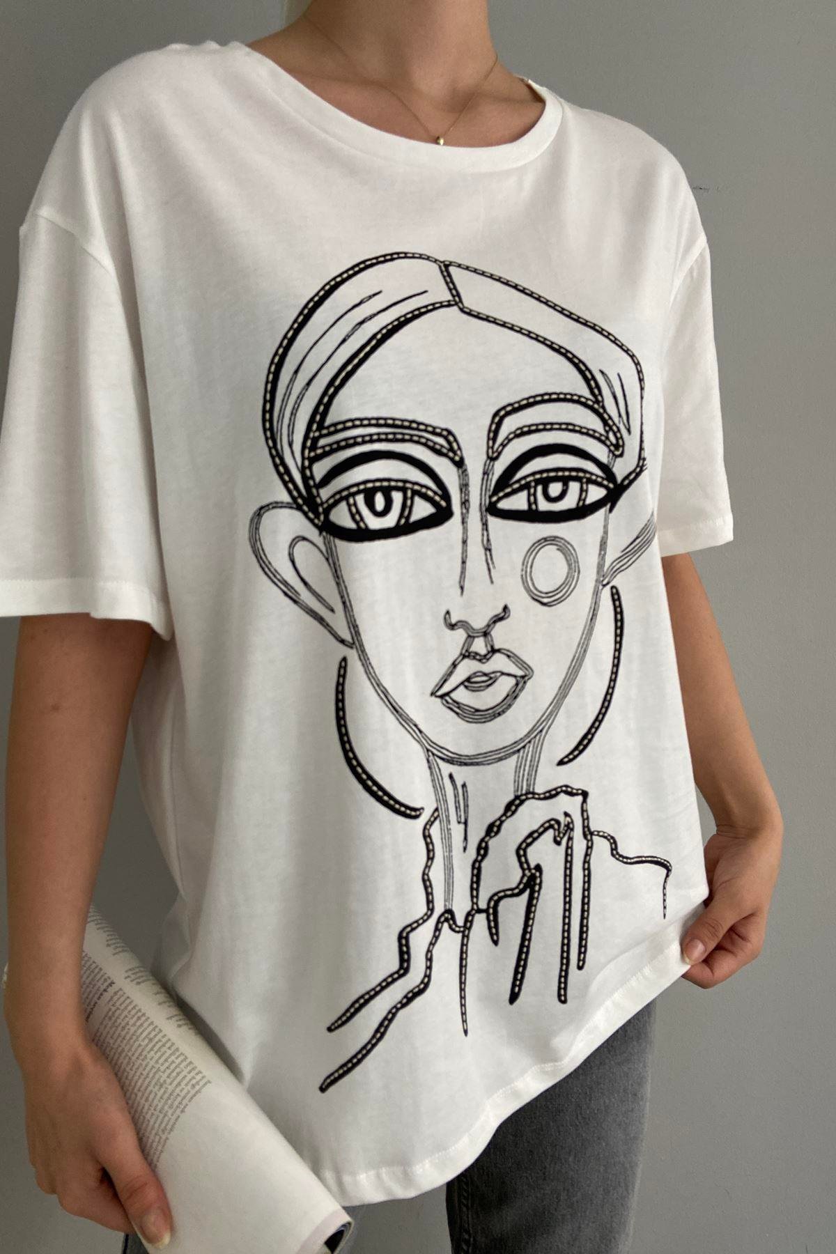 BASKI DETAYLI TSHIRT