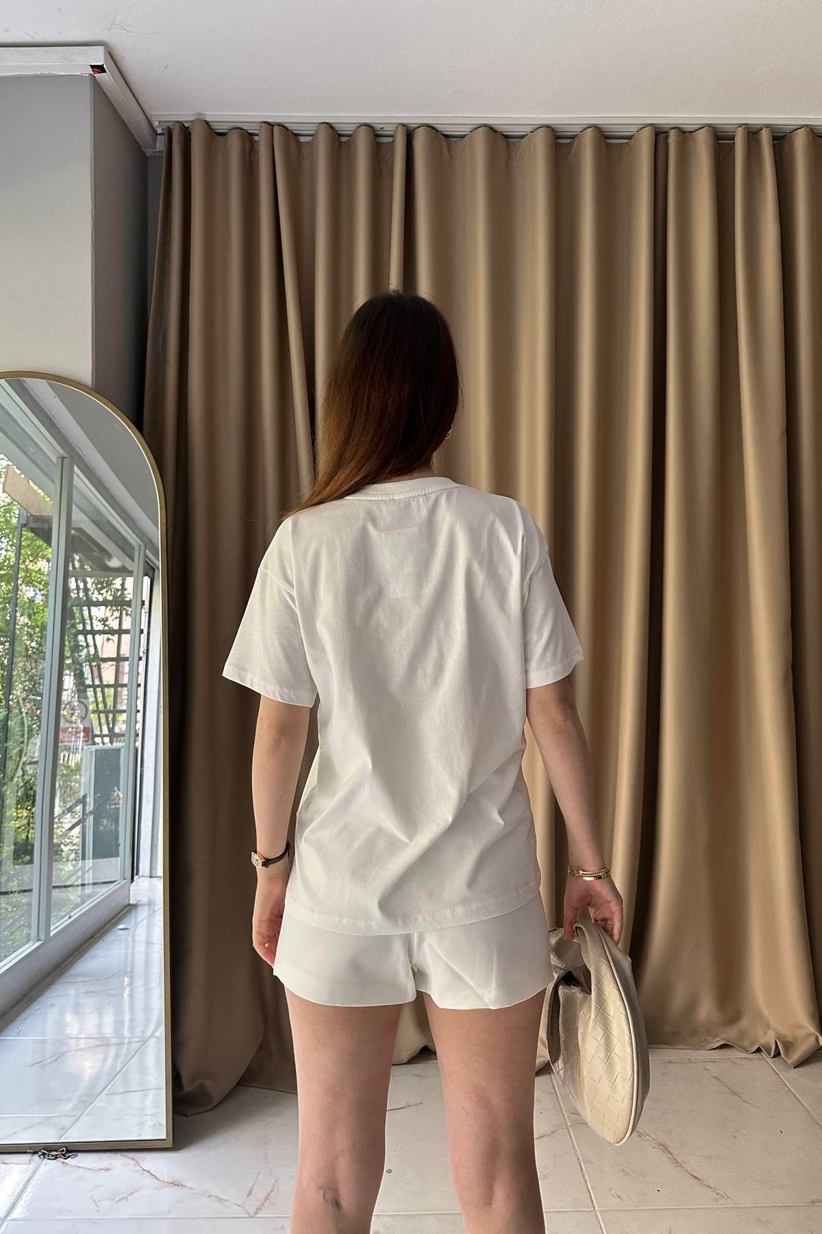 BASKI VE NAKIŞ DETAYLI TSHIRT