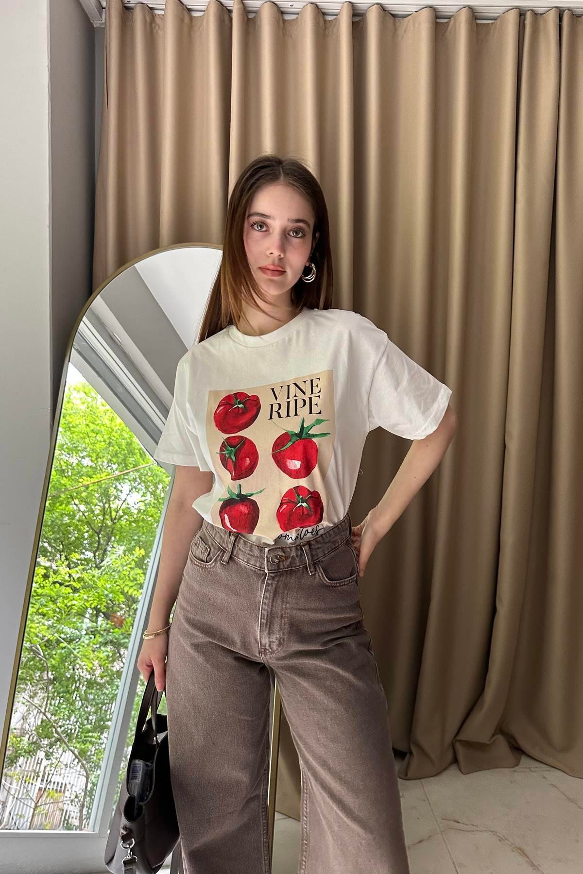 BASKI VE NAKIŞ DETAYLI TSHIRT