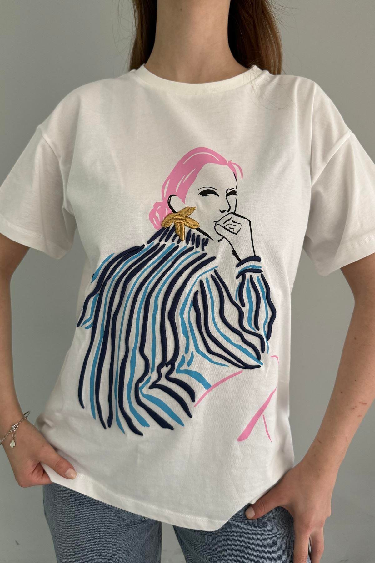 BASKI VE NAKIŞ DETAYLI TSHIRT
