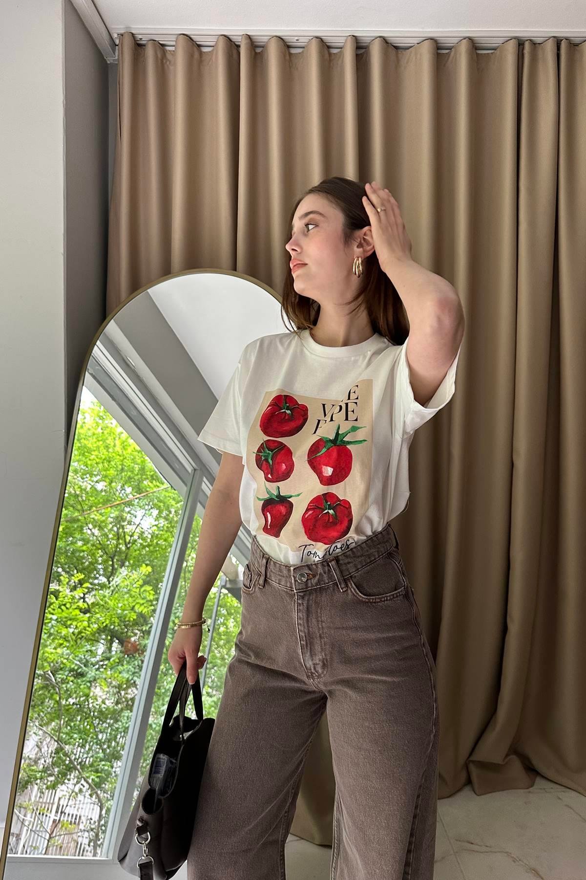 BASKI VE NAKIŞ DETAYLI TSHIRT