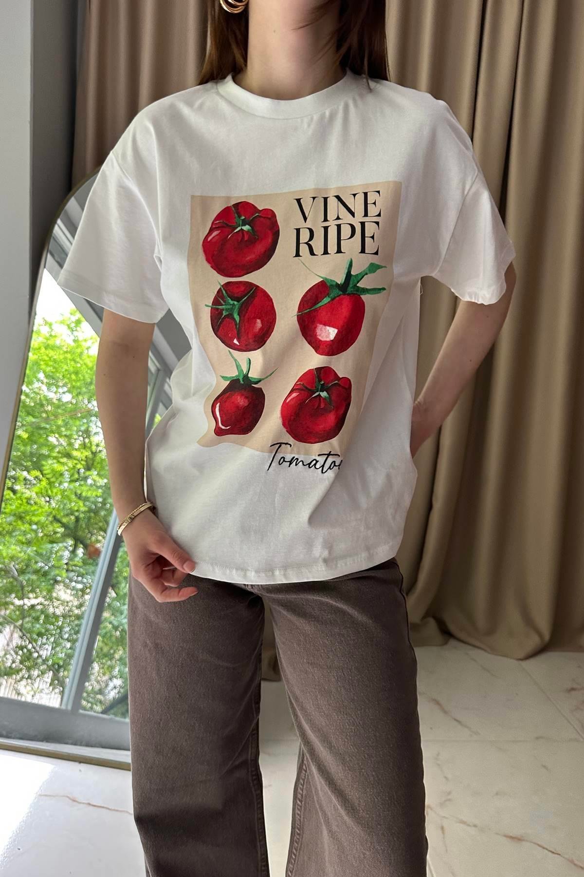 BASKI VE NAKIŞ DETAYLI TSHIRT