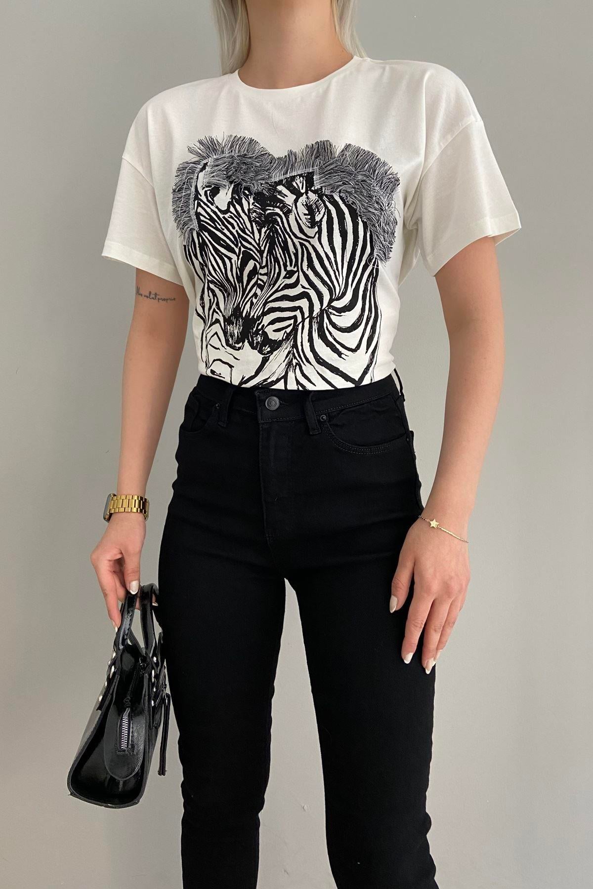 BASKILI TSHIRT