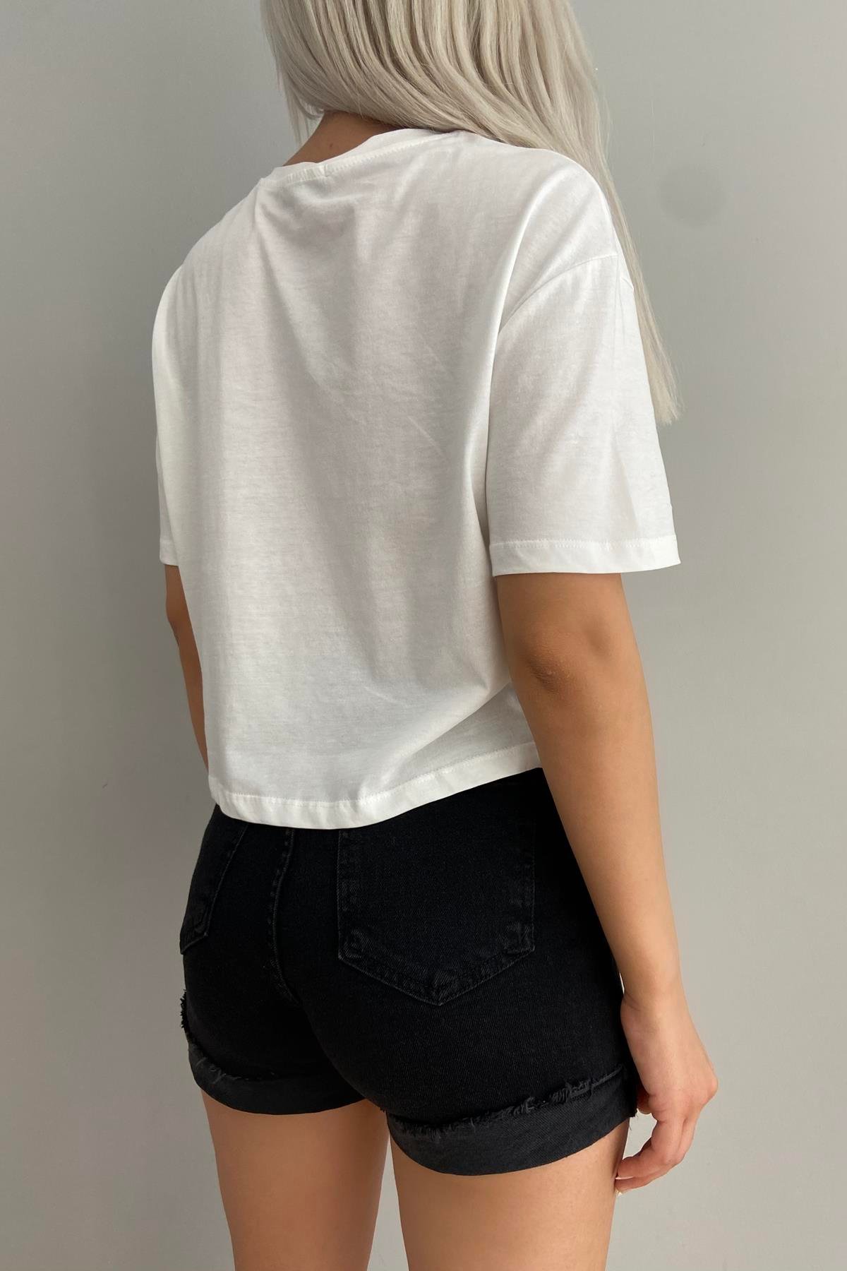 BASKILI VE NAKIŞLI TSHIRT