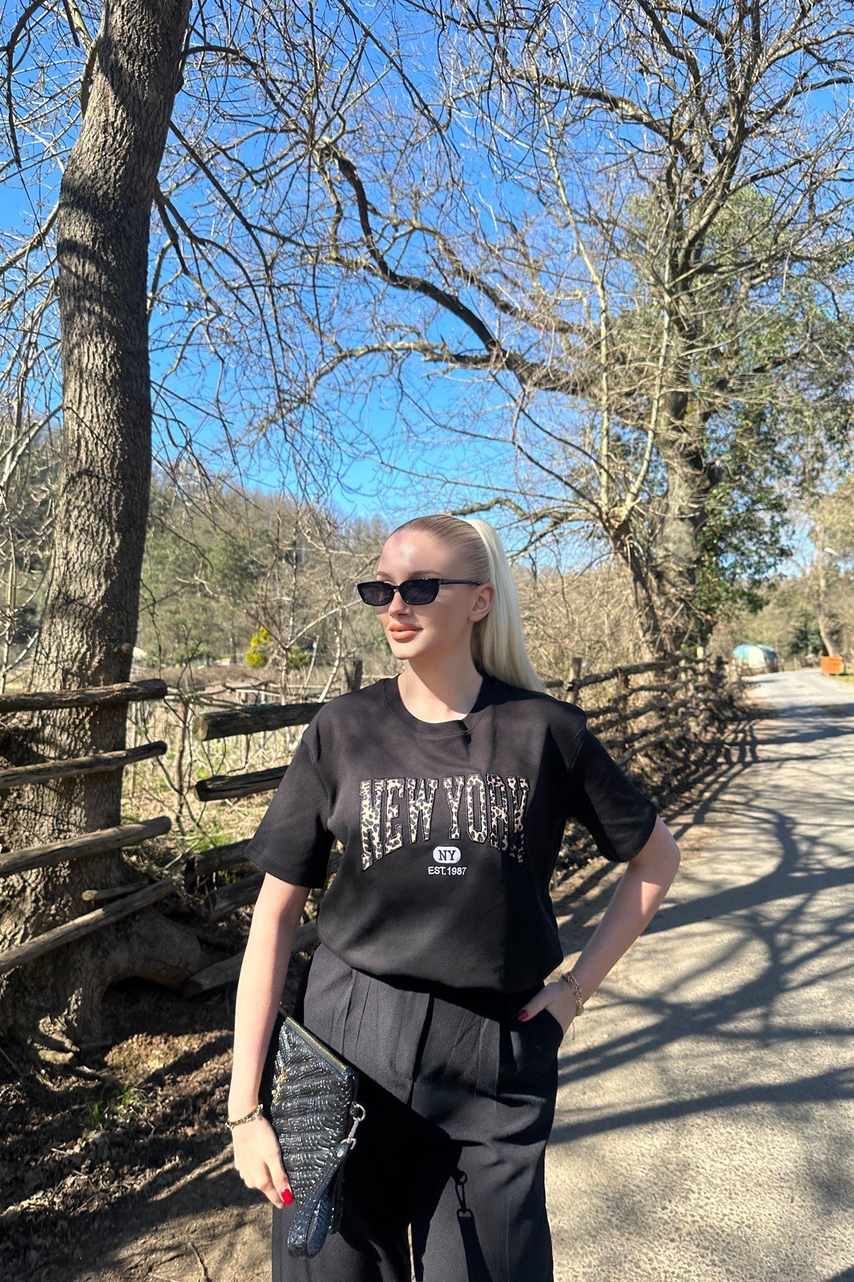 BİSİKLET YAAK NAKIŞ DETAYLI TSHIRT