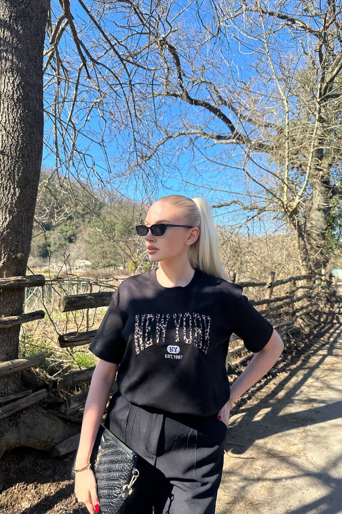 BİSİKLET YAAK NAKIŞ DETAYLI TSHIRT
