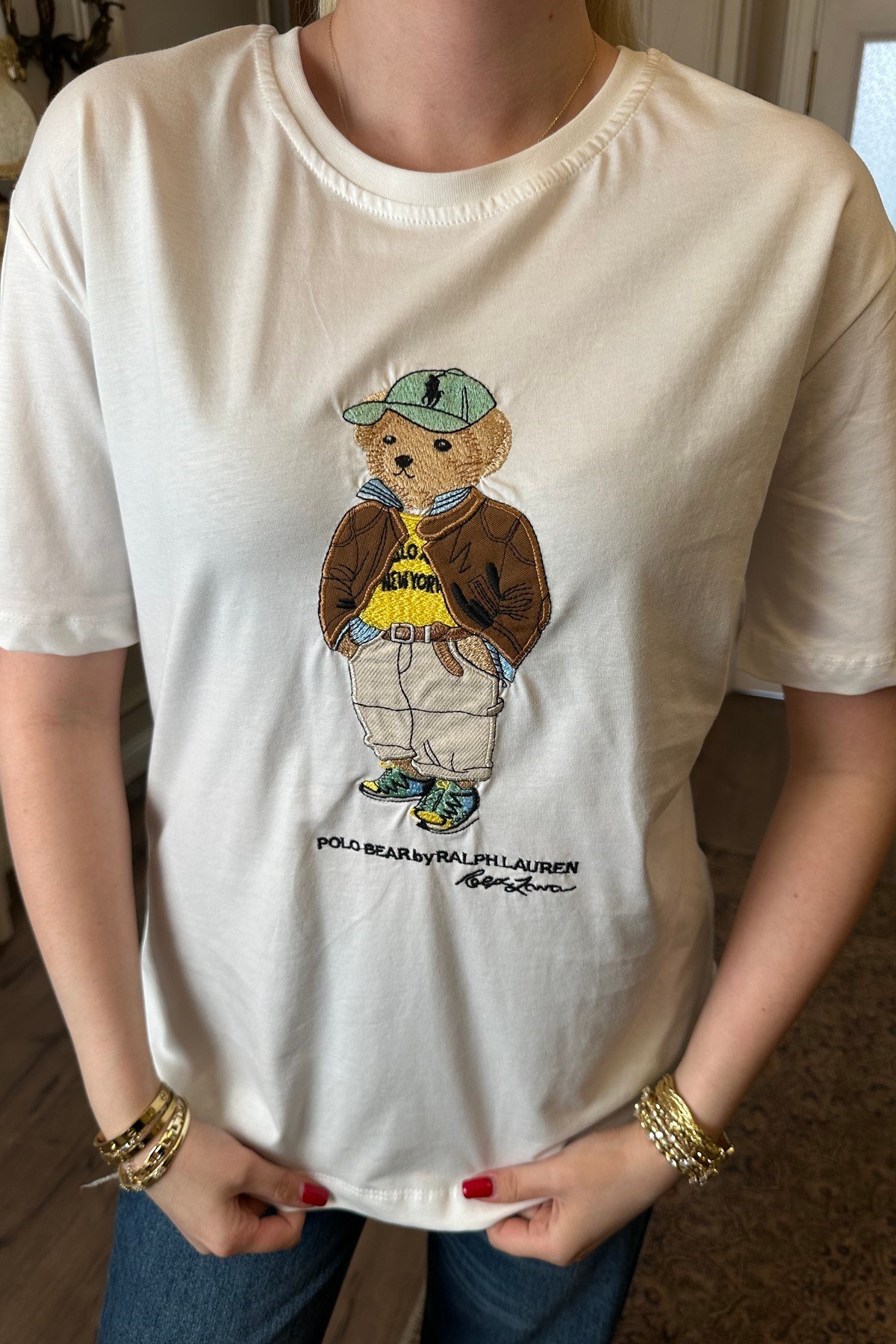 BİSİKLET YAKA AYICIK NAKIŞLI TSHIRT