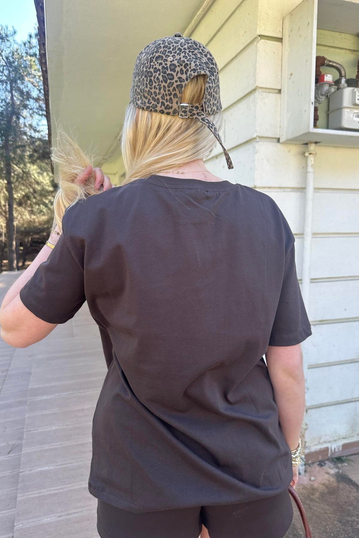 BİSİKLET YAKA AYICIK NAKIŞLI TSHIRT