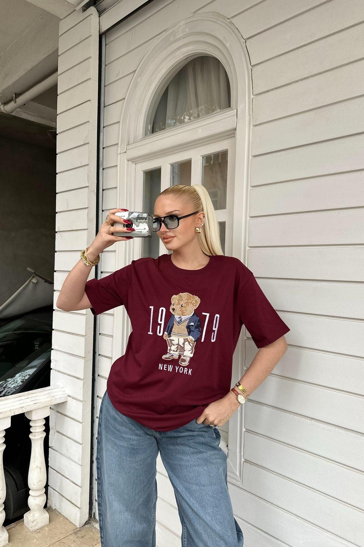 BİSİKLET YAKA AYICIK NAKIŞLI TSHIRT