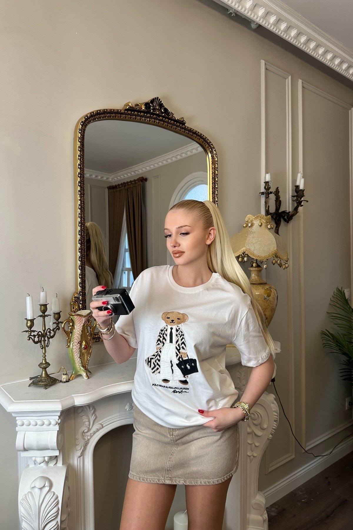 BİSİKLET YAKA AYICIK NAKIŞLI TSHIRT