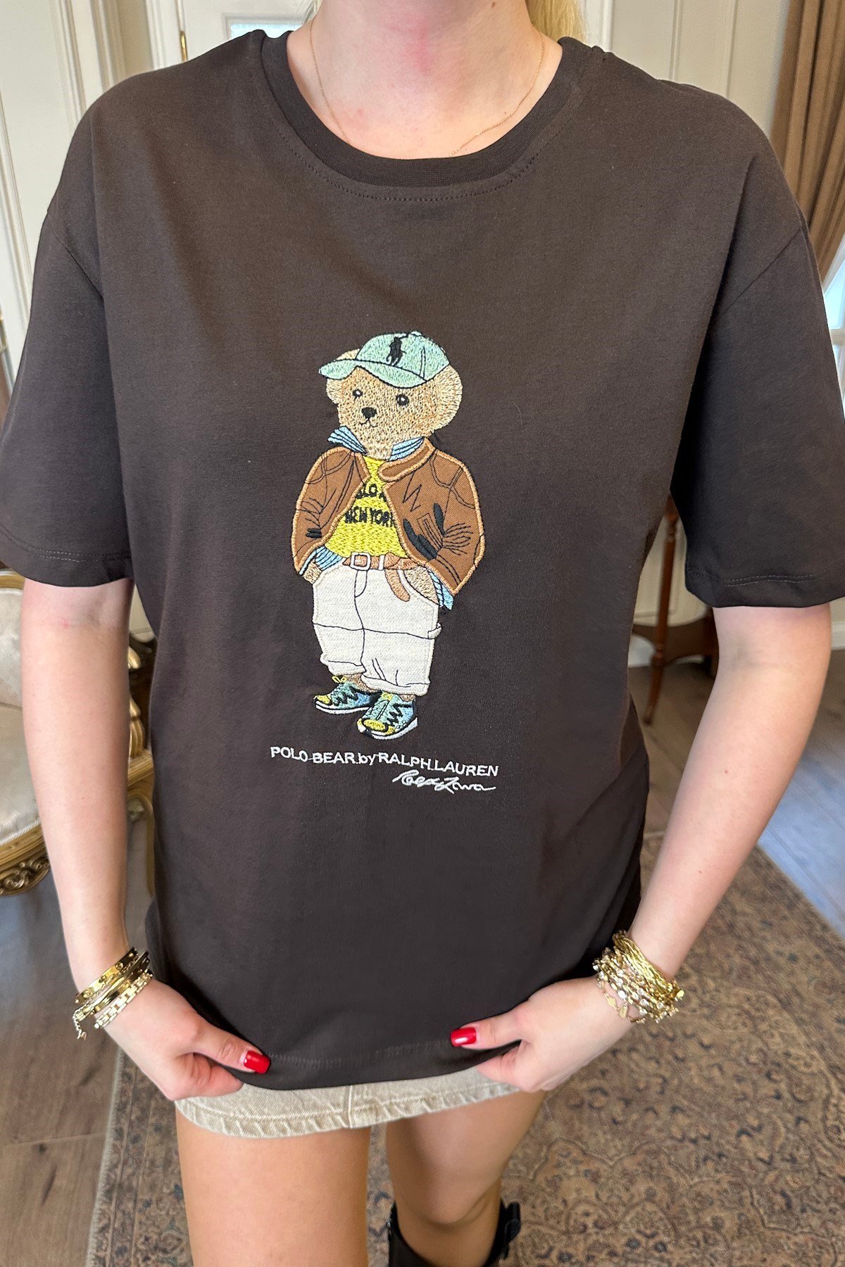 BİSİKLET YAKA AYICIK NAKIŞLI TSHIRT