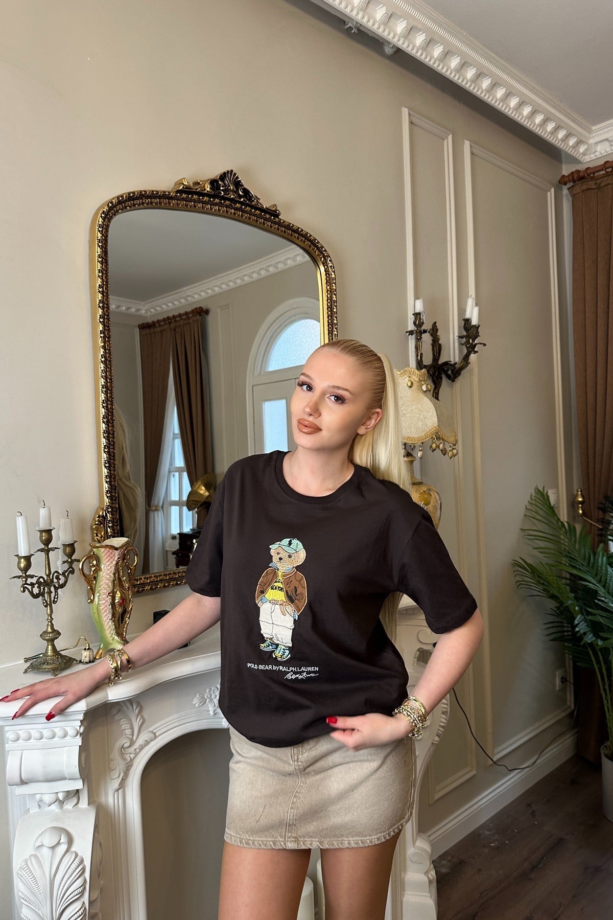 BİSİKLET YAKA AYICIK NAKIŞLI TSHIRT