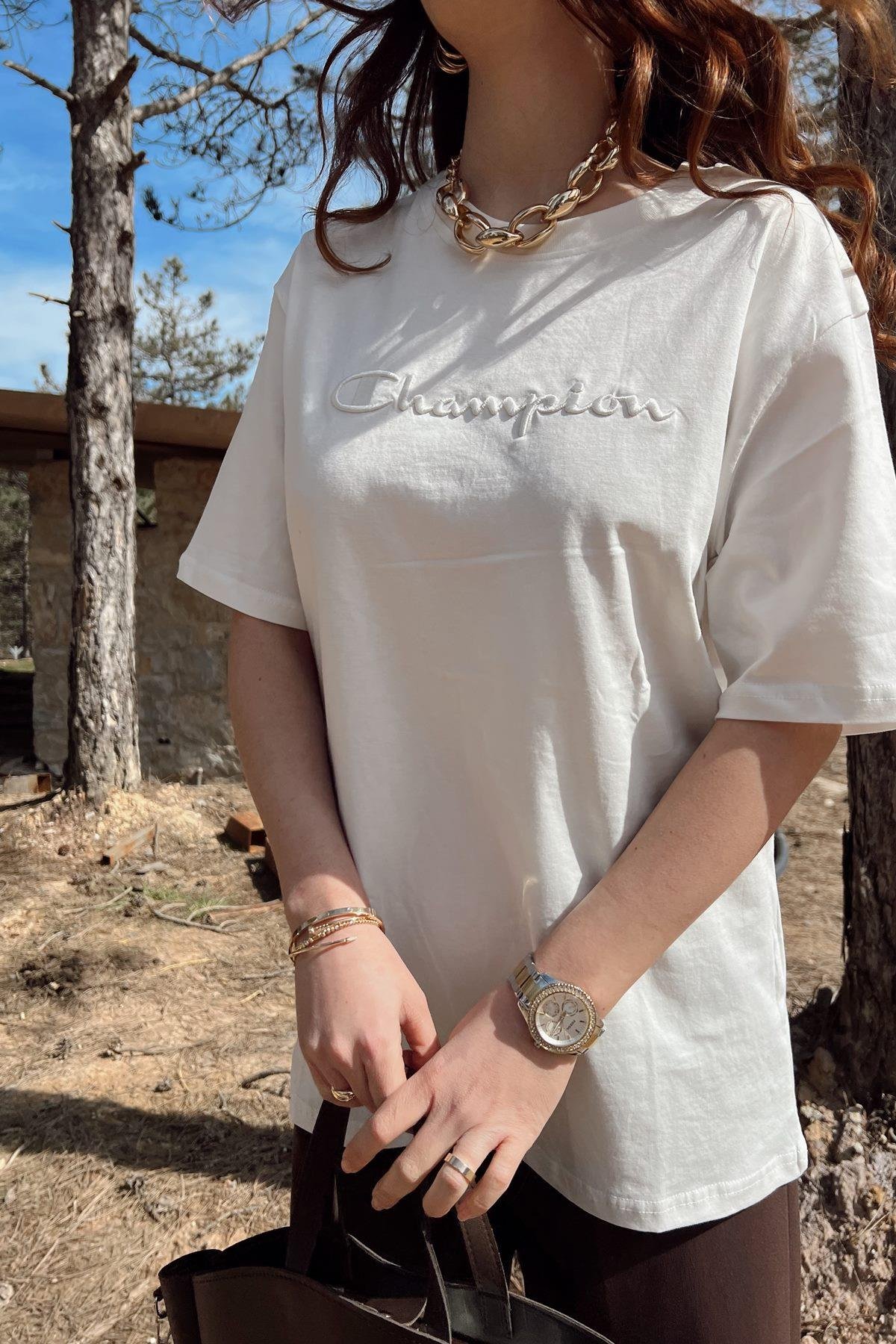 BİSİKLET YAKA CHAMPİON NAKIŞ TSHIRT