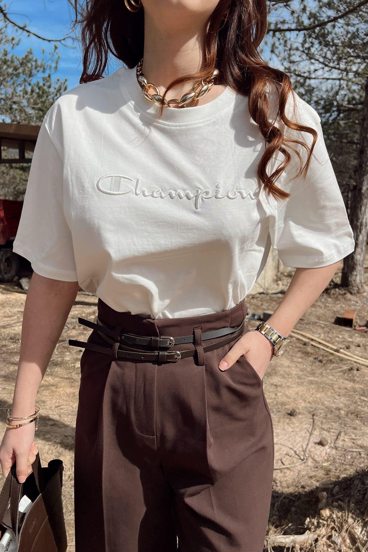BİSİKLET YAKA CHAMPİON NAKIŞ TSHIRT