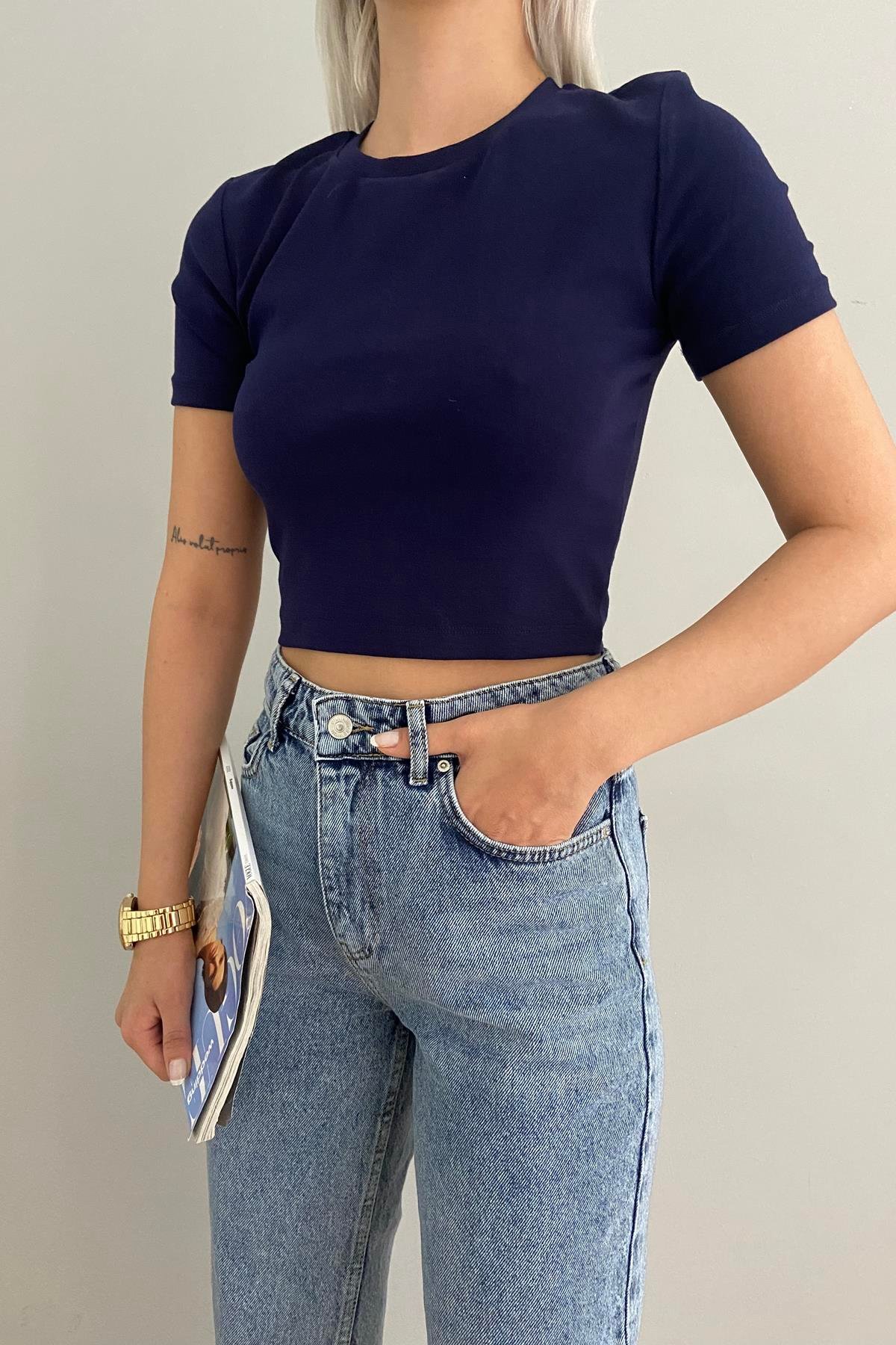 BİSİKLET YAKA CROP TSHIRT