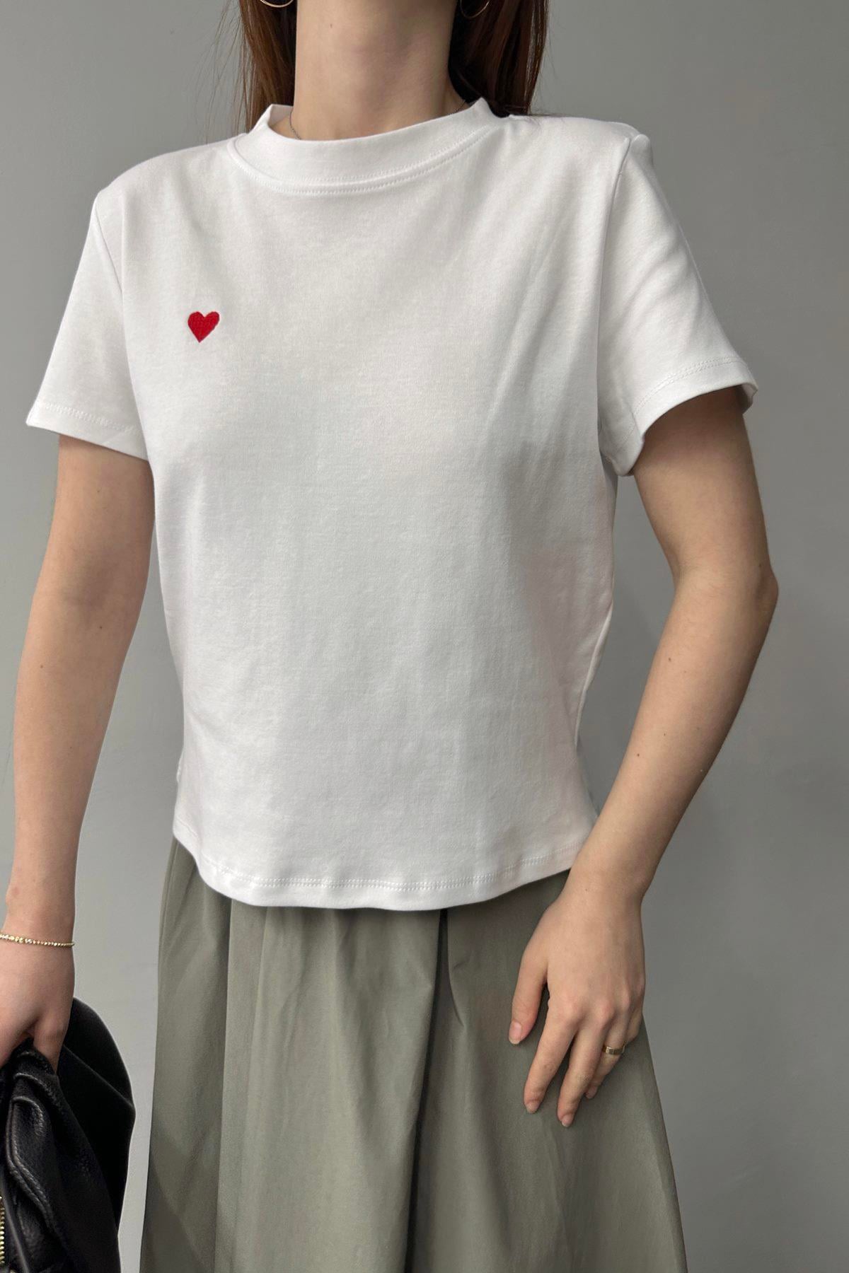 BİSİKLET YAKA KALP NAKIŞLI TSHIRT