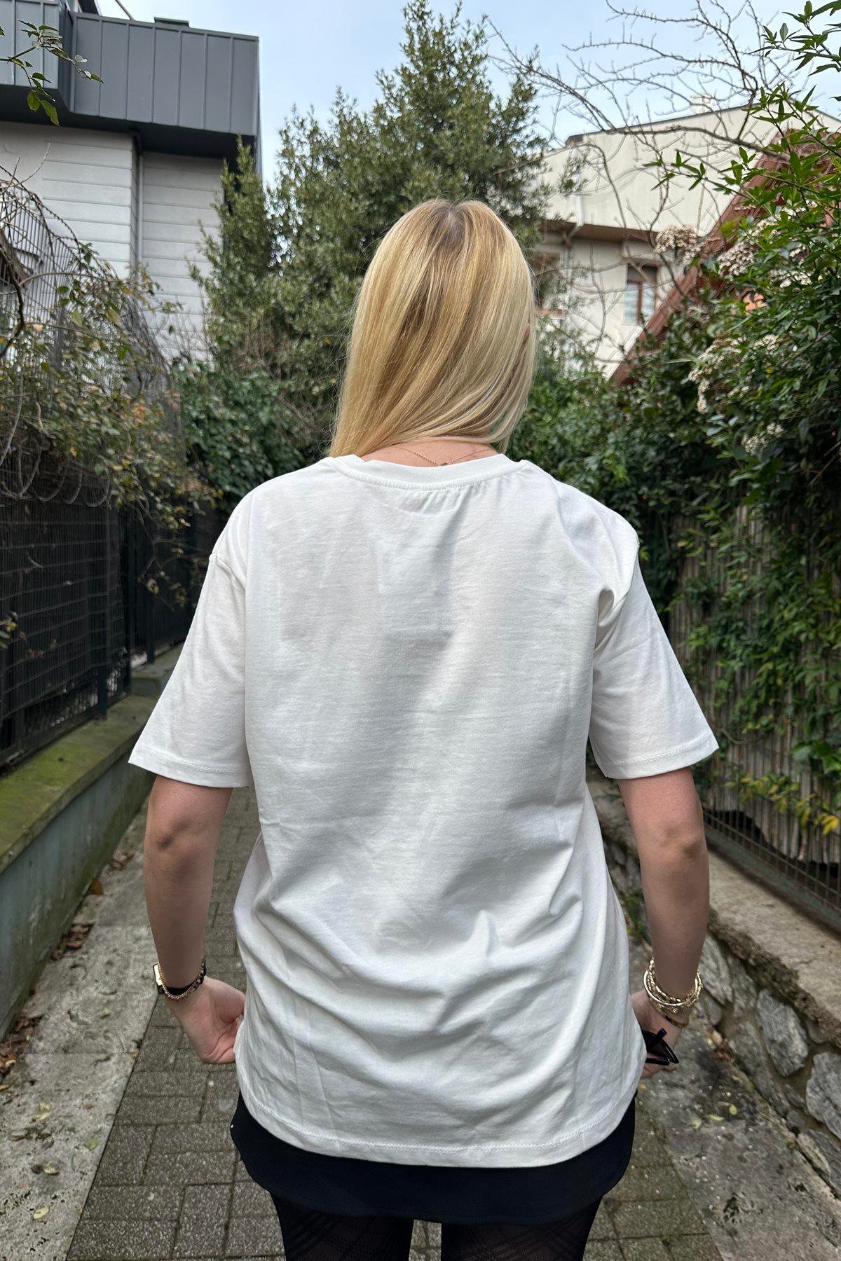 BİSİKLET YAKA NAKIŞ DETAY TSHIRT