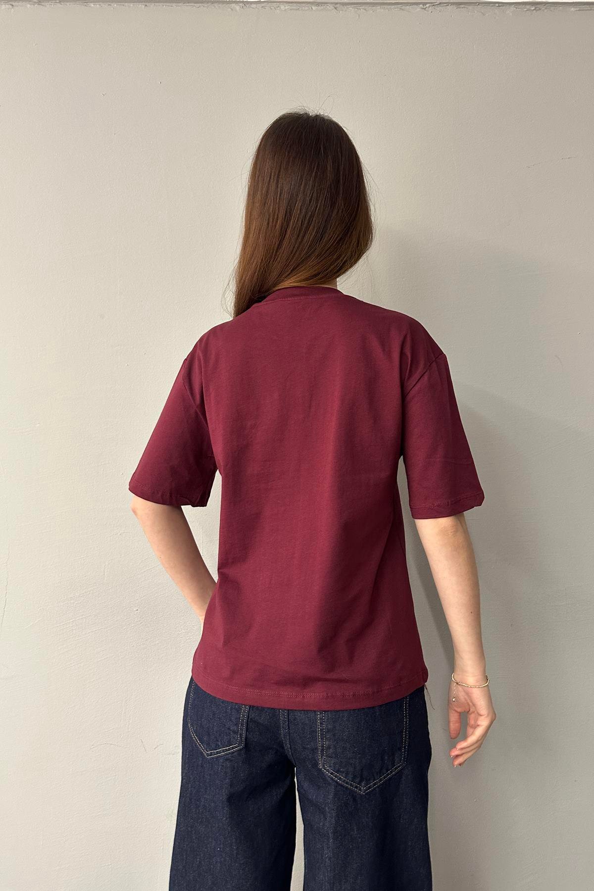BİSİKLET YAKA NAKIŞ DETAYLI TSHIRT