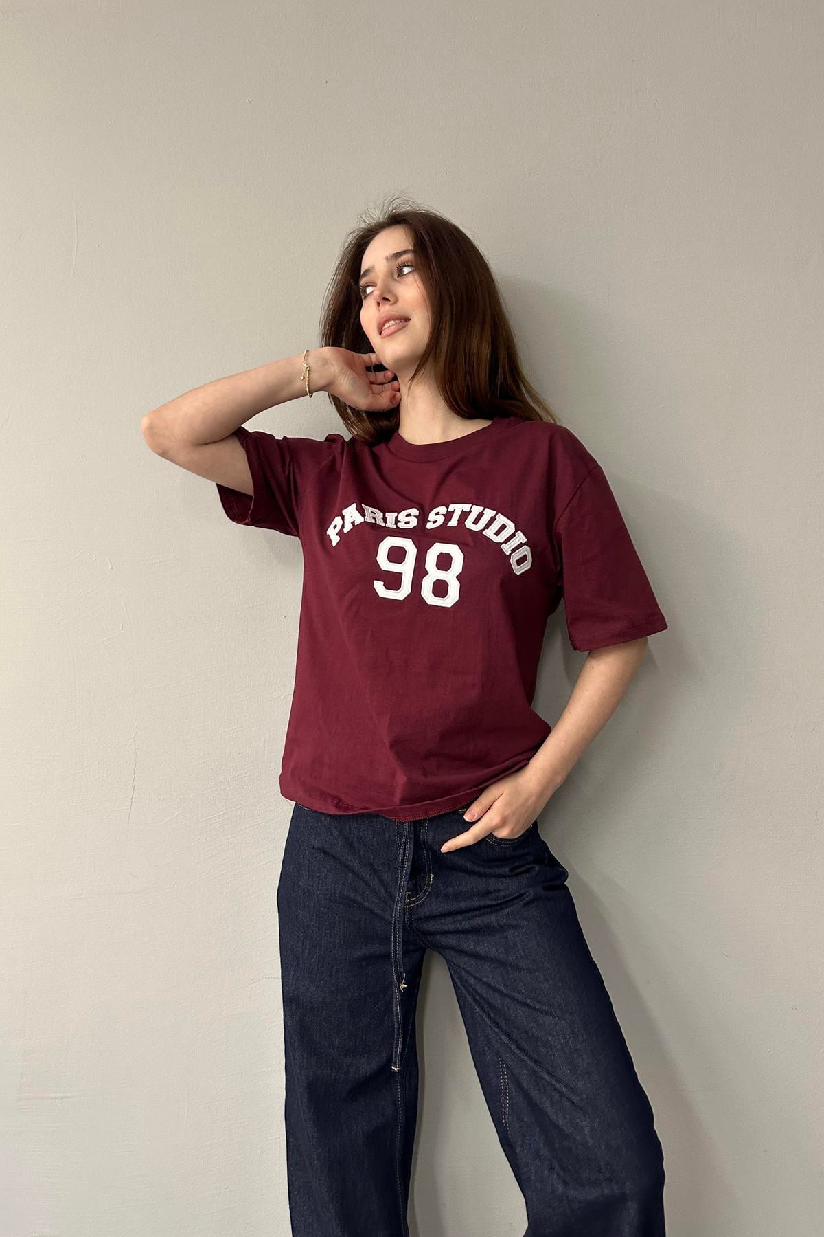 BİSİKLET YAKA NAKIŞ DETAYLI TSHIRT