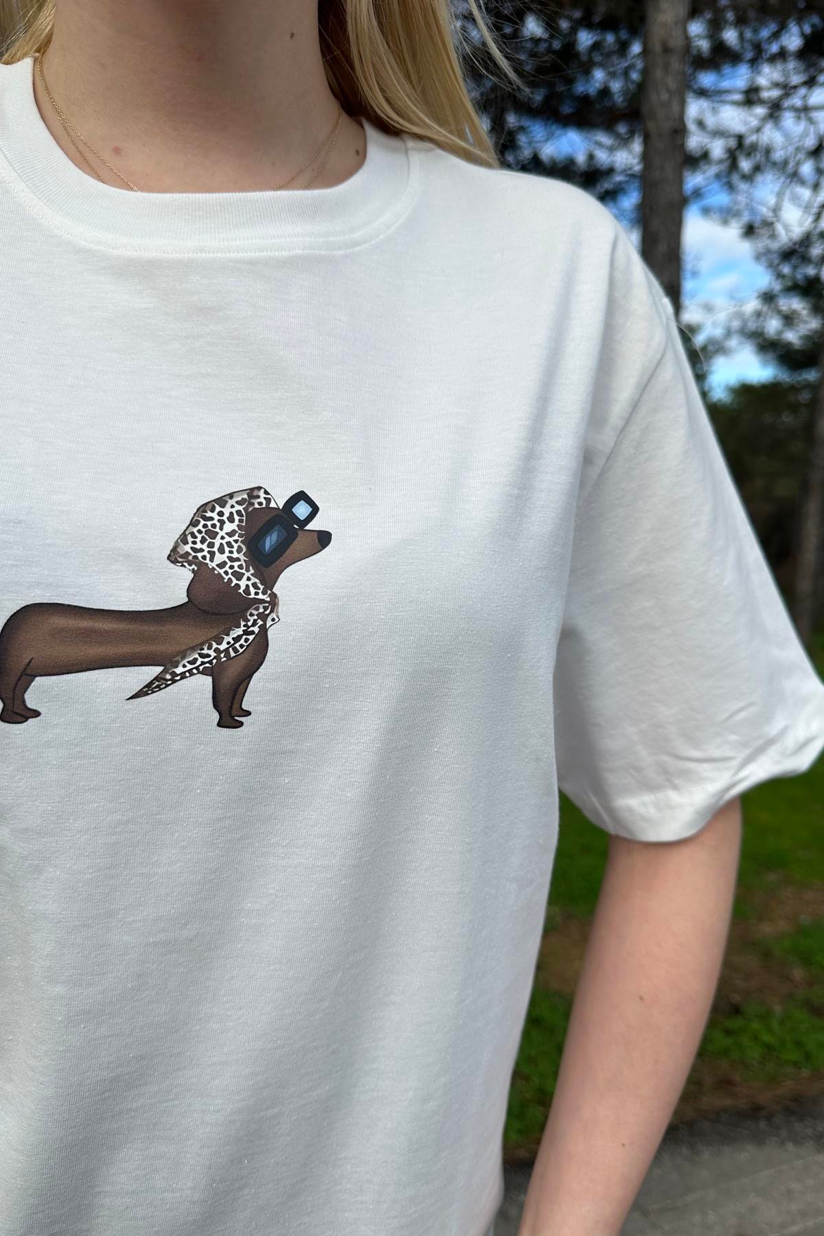 BİSİKLET YAKA NAKIŞ DETAYLI TSHIRT