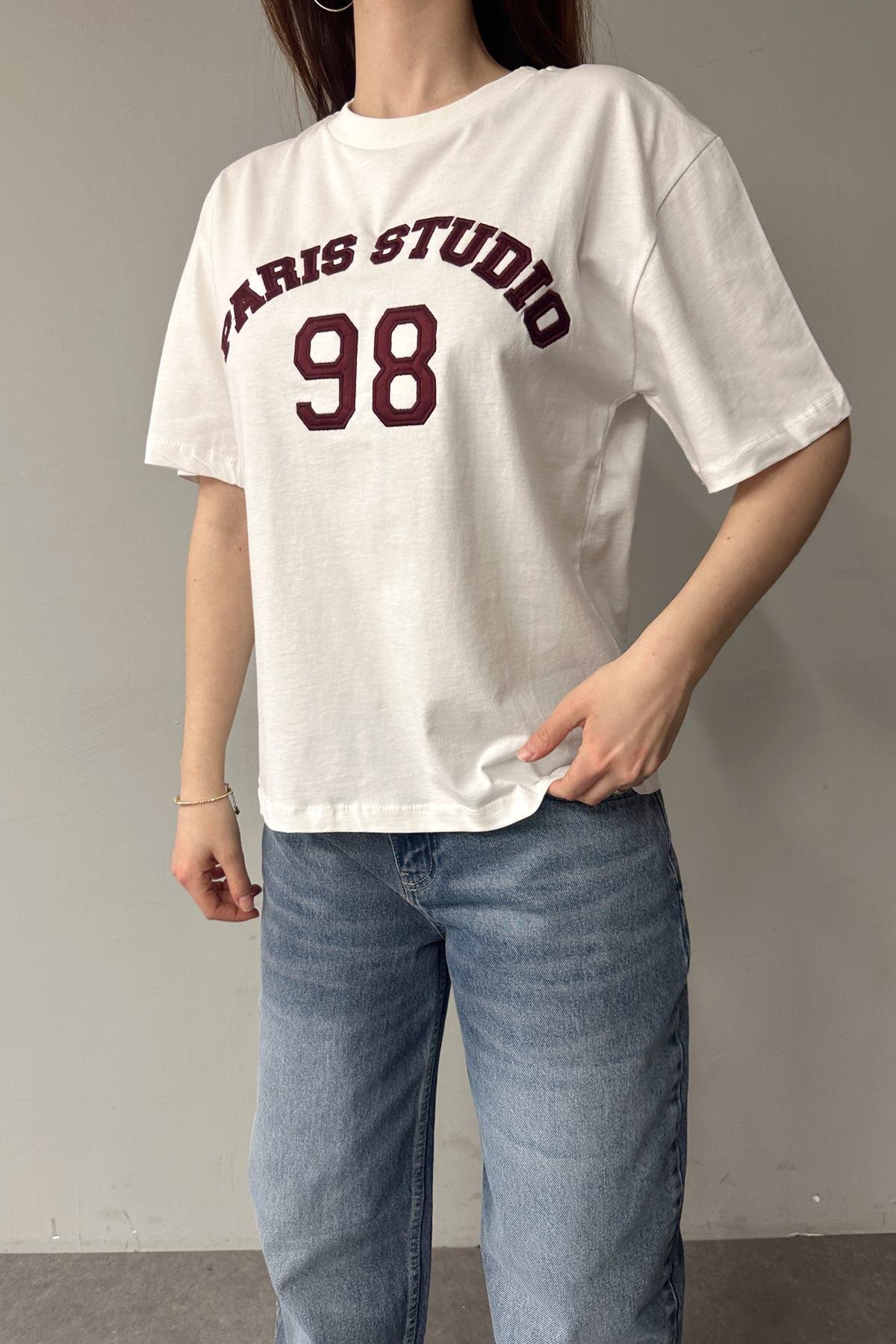 BİSİKLET YAKA NAKIŞ DETAYLI TSHIRT