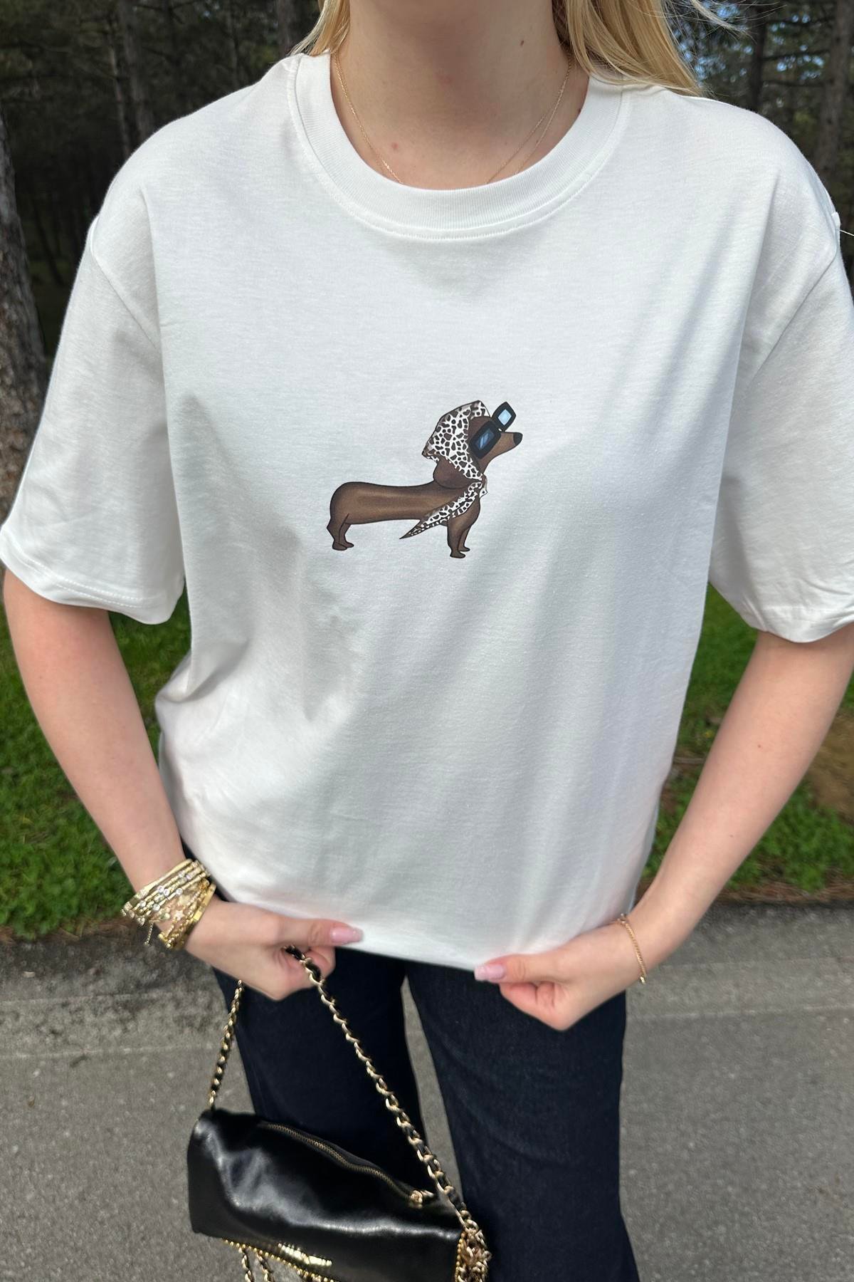 BİSİKLET YAKA NAKIŞ DETAYLI TSHIRT