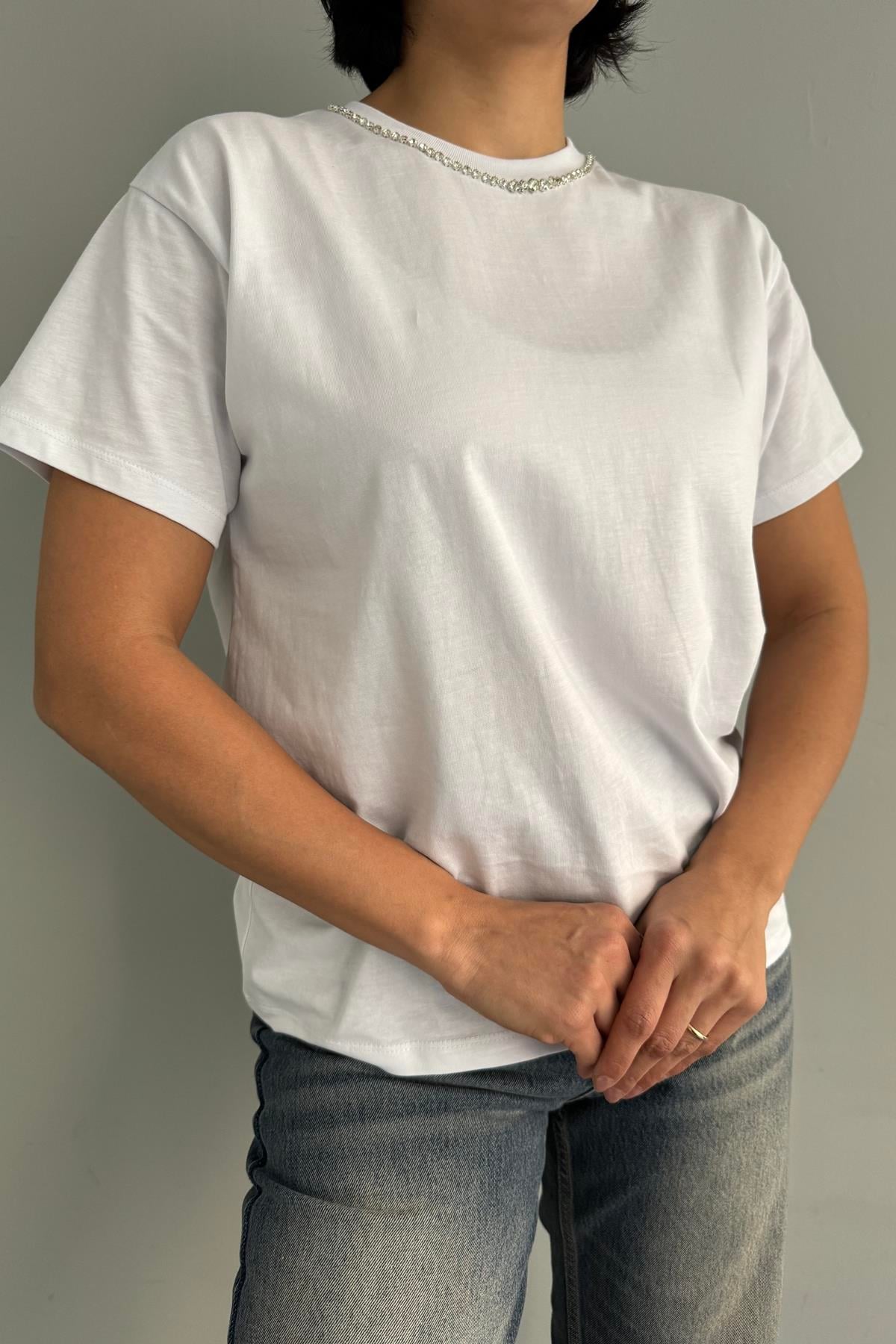 BİSİKLET YAKA TAŞ DETAY TSHIRT