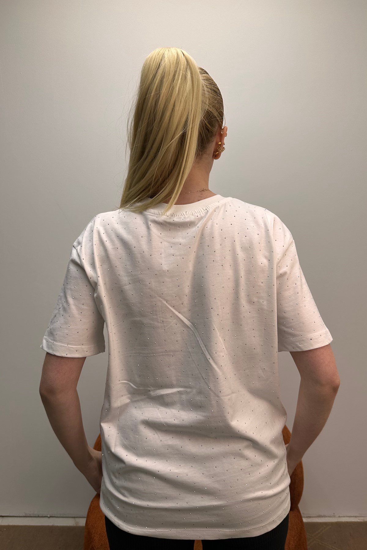 BİSİKLET YAKA TAŞ DETAY TSHIRT