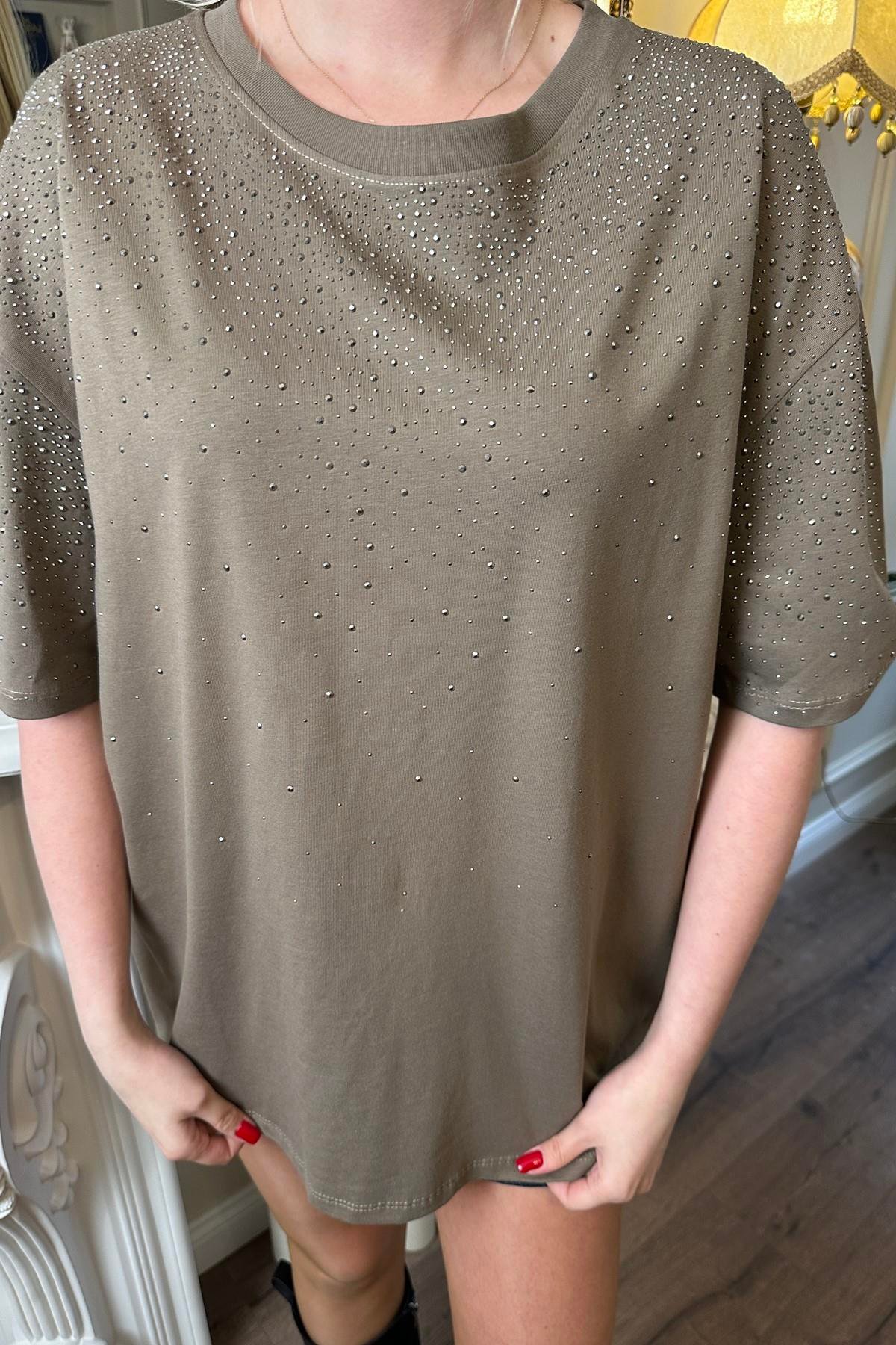 BİSİKLET YAKA TAŞ DETAYLI TSHIRT