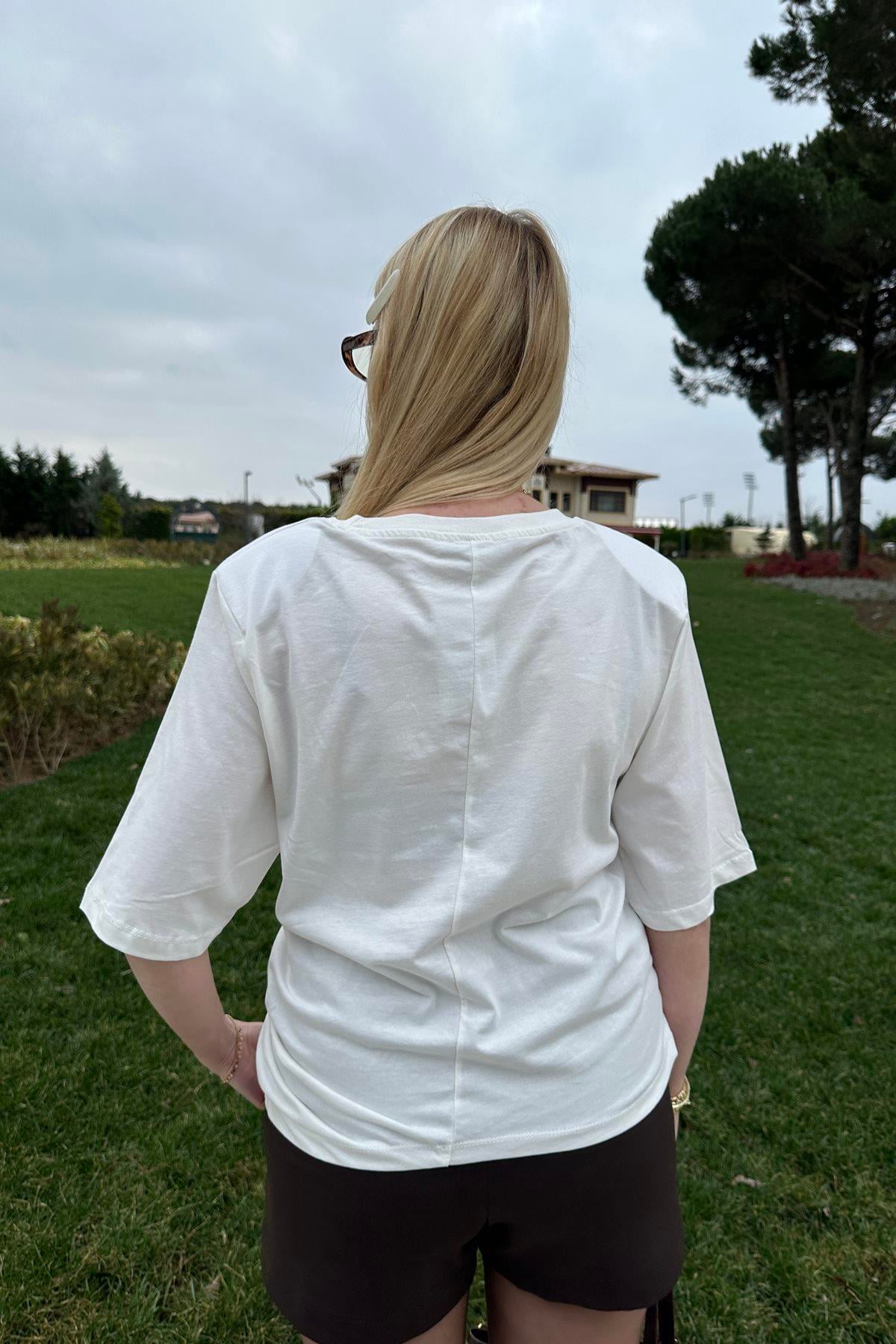 BİSİKLET YAKAA DÜĞÜM DETAYLI TSHIRT