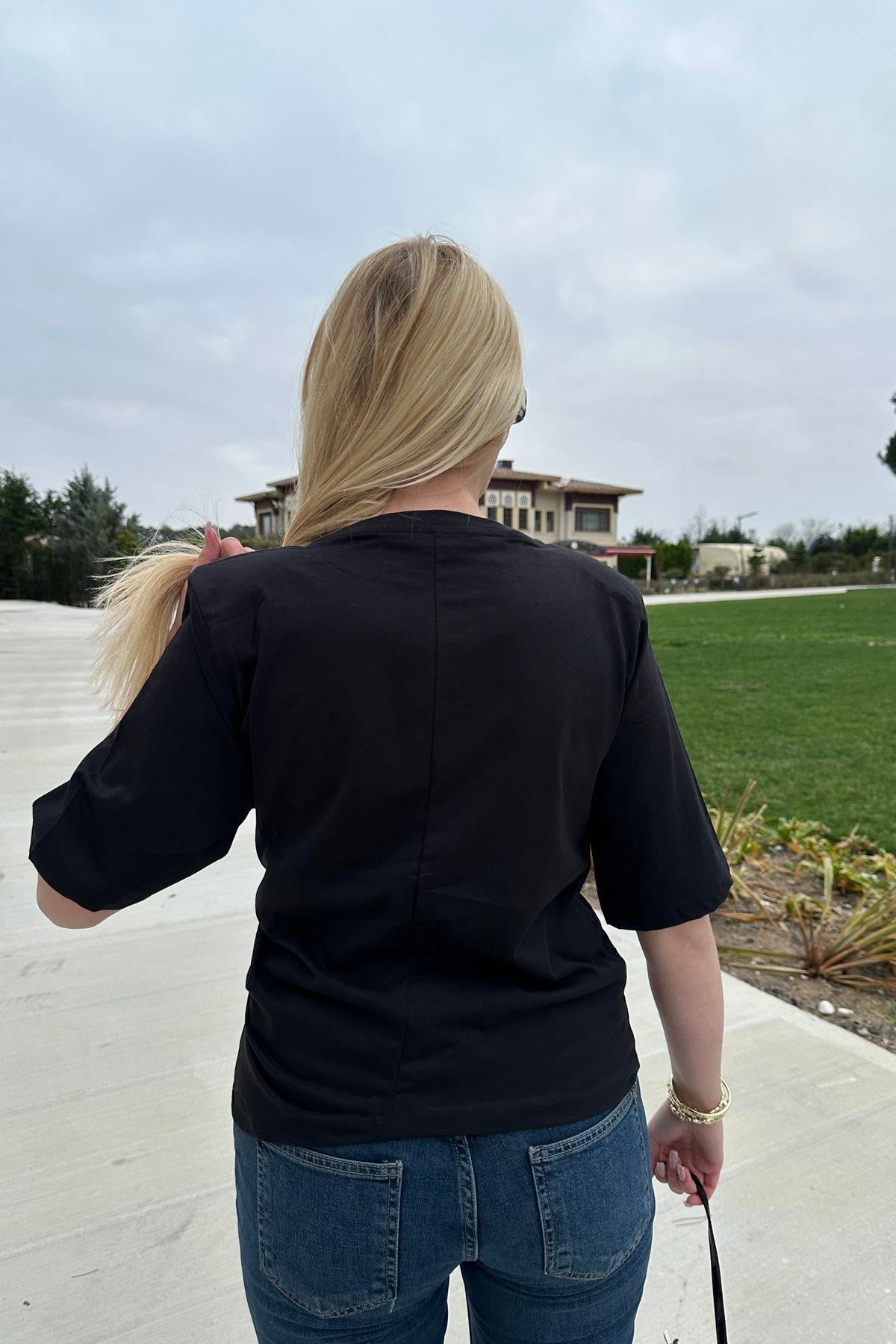 BİSİKLET YAKAA DÜĞÜM DETAYLI TSHIRT