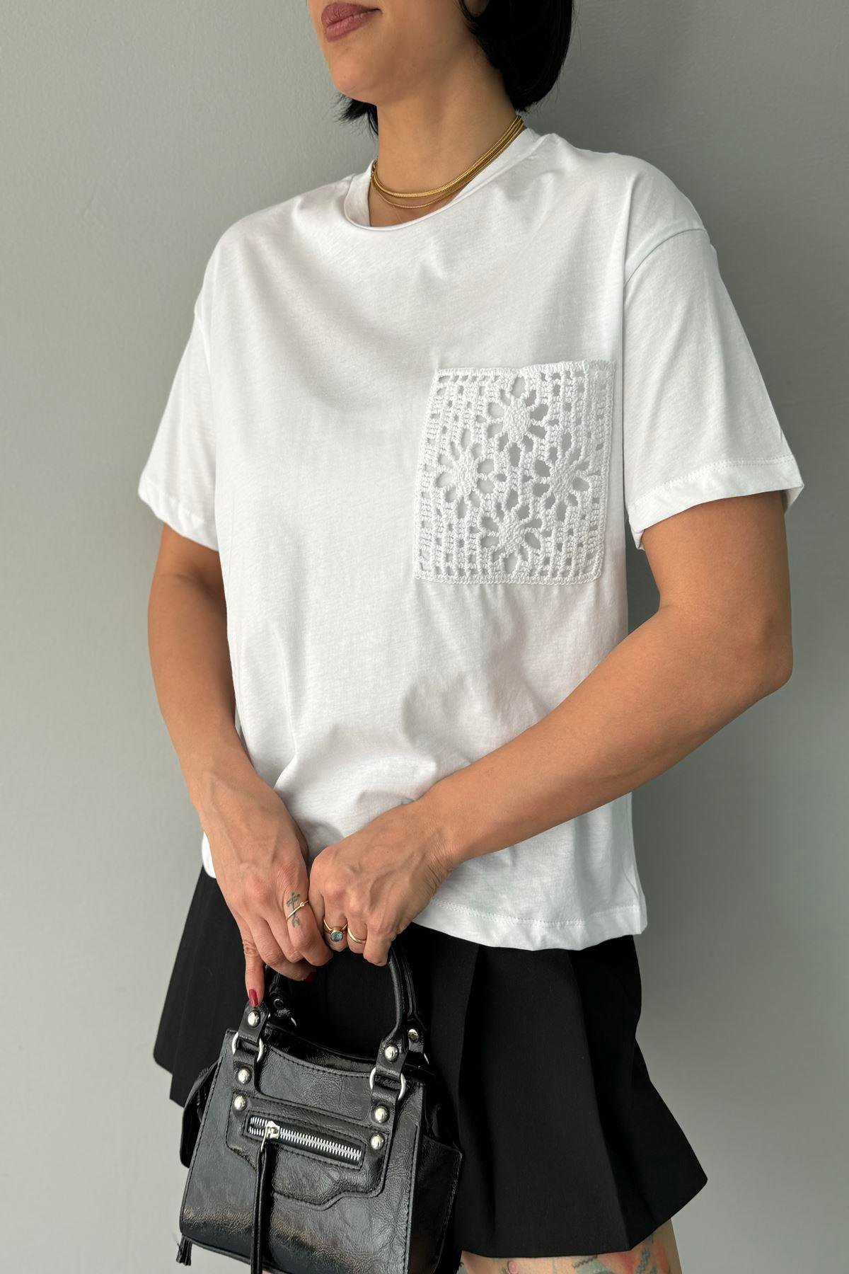 CEP DANTEL DETAY TSHIRT