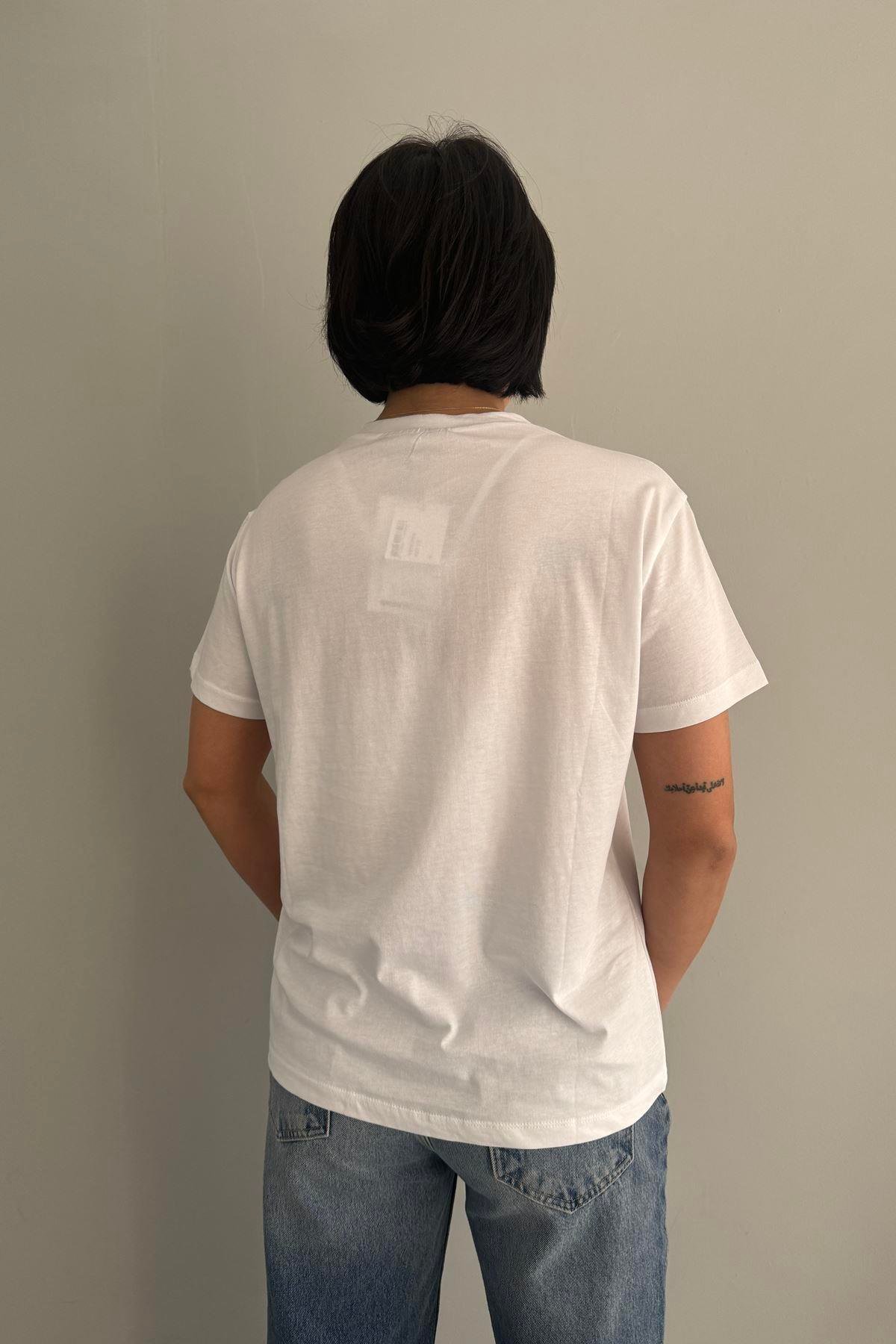CEP ZIMBA DETAYLI TSHIRT