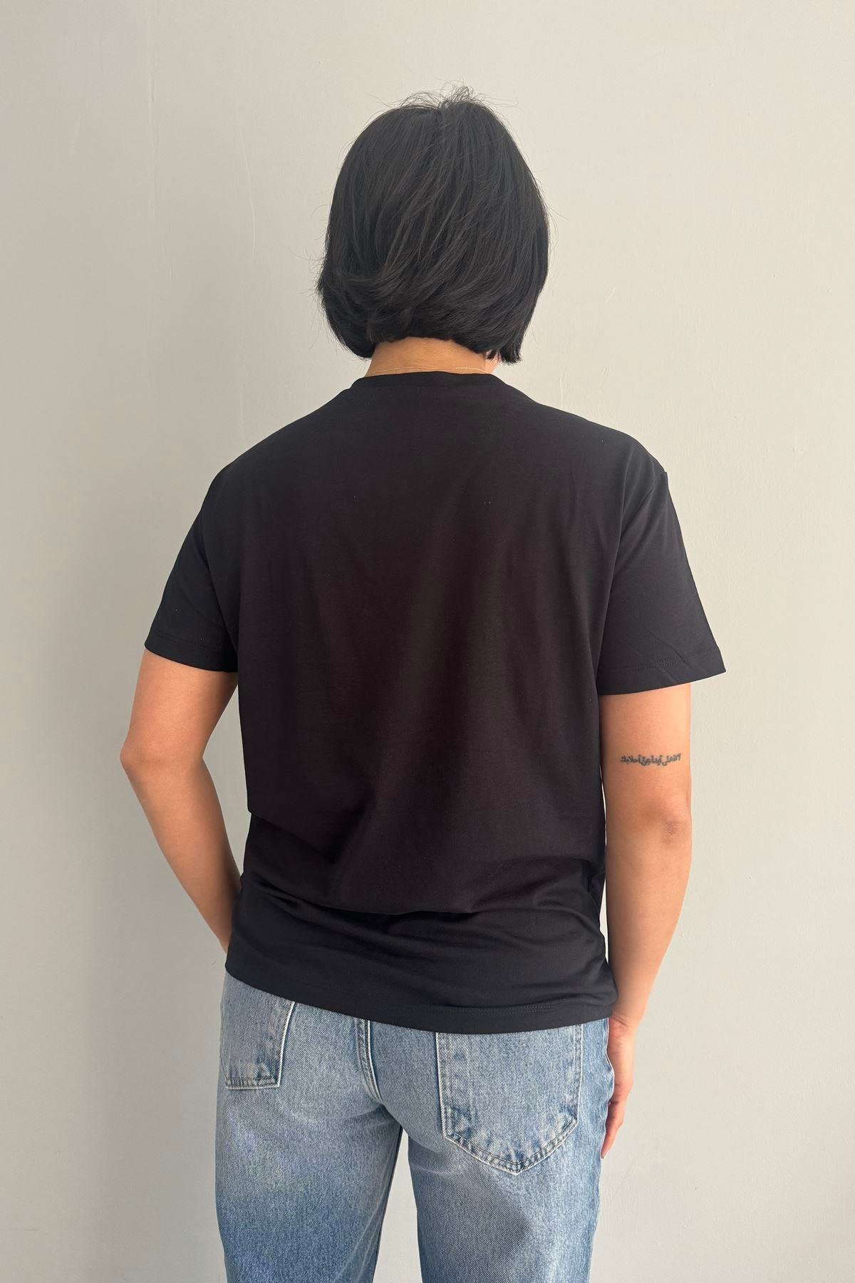 CEP ZIMBA DETAYLI TSHIRT