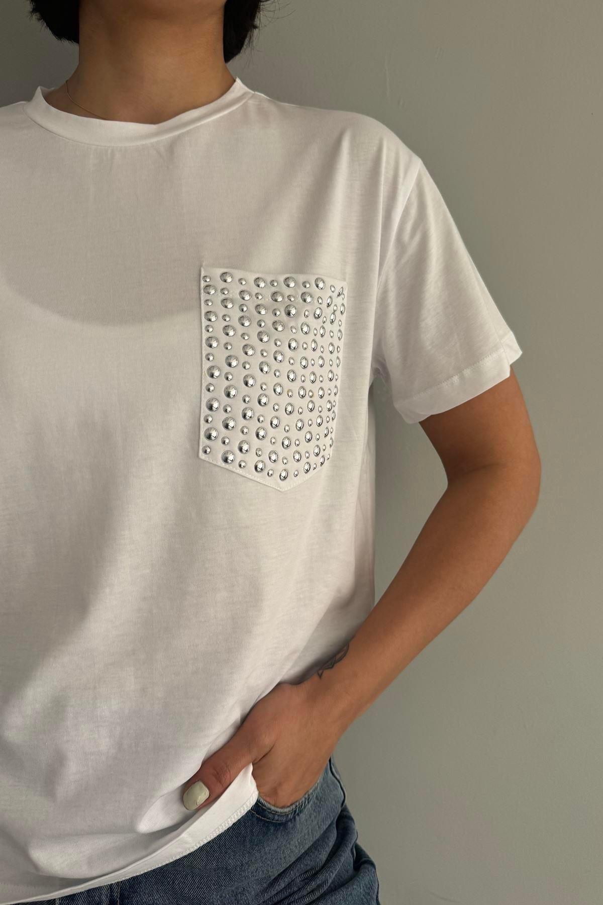 CEP ZIMBA DETAYLI TSHIRT
