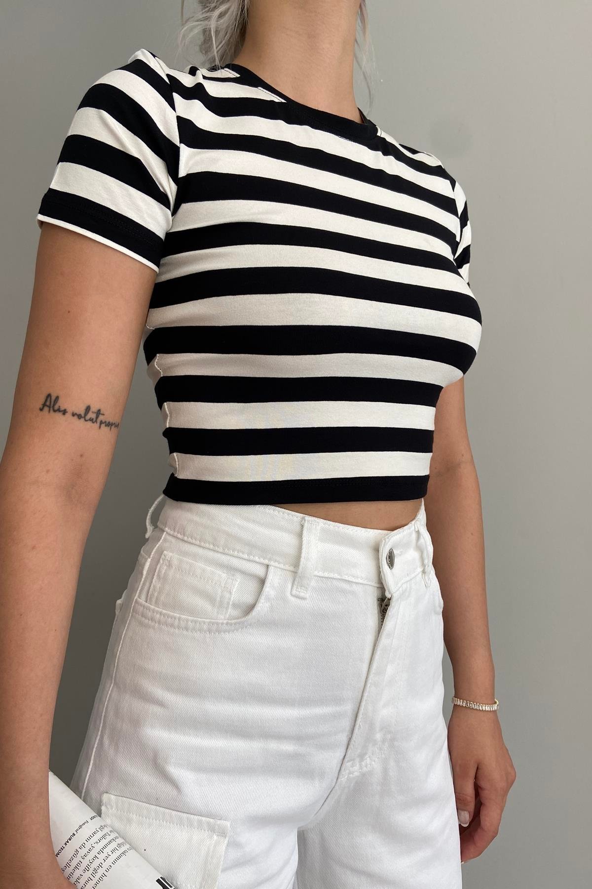 ÇİZGİLİ CROP TOP