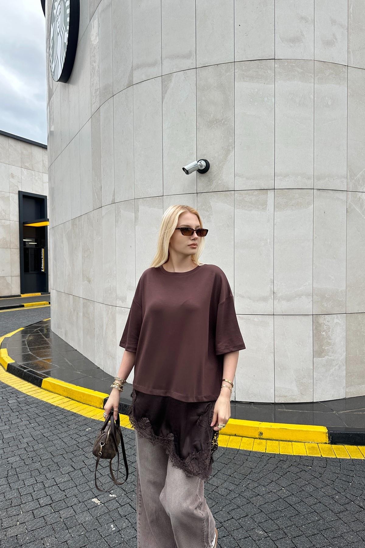 DANTEL DETAYLI TSHIRT