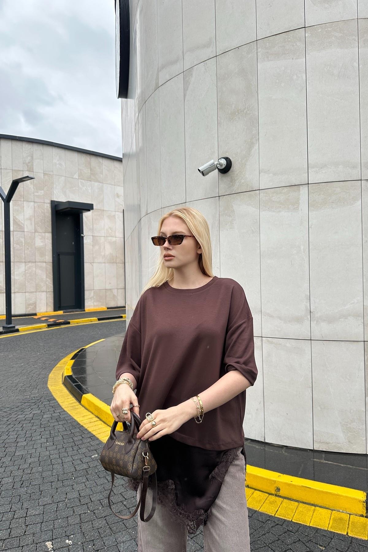 DANTEL DETAYLI TSHIRT