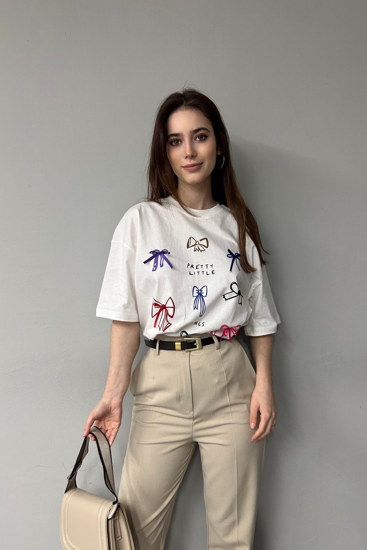 FİYONK VE BASKI DETAYLI TSHIRT