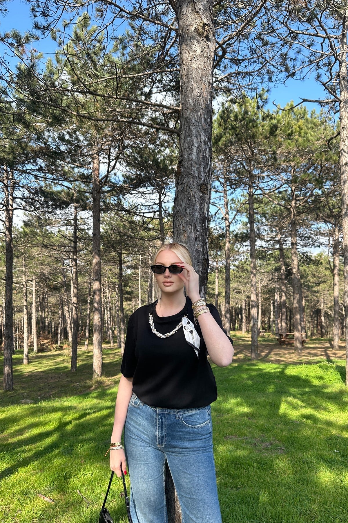 FULAR DETAYLI TSHIRT