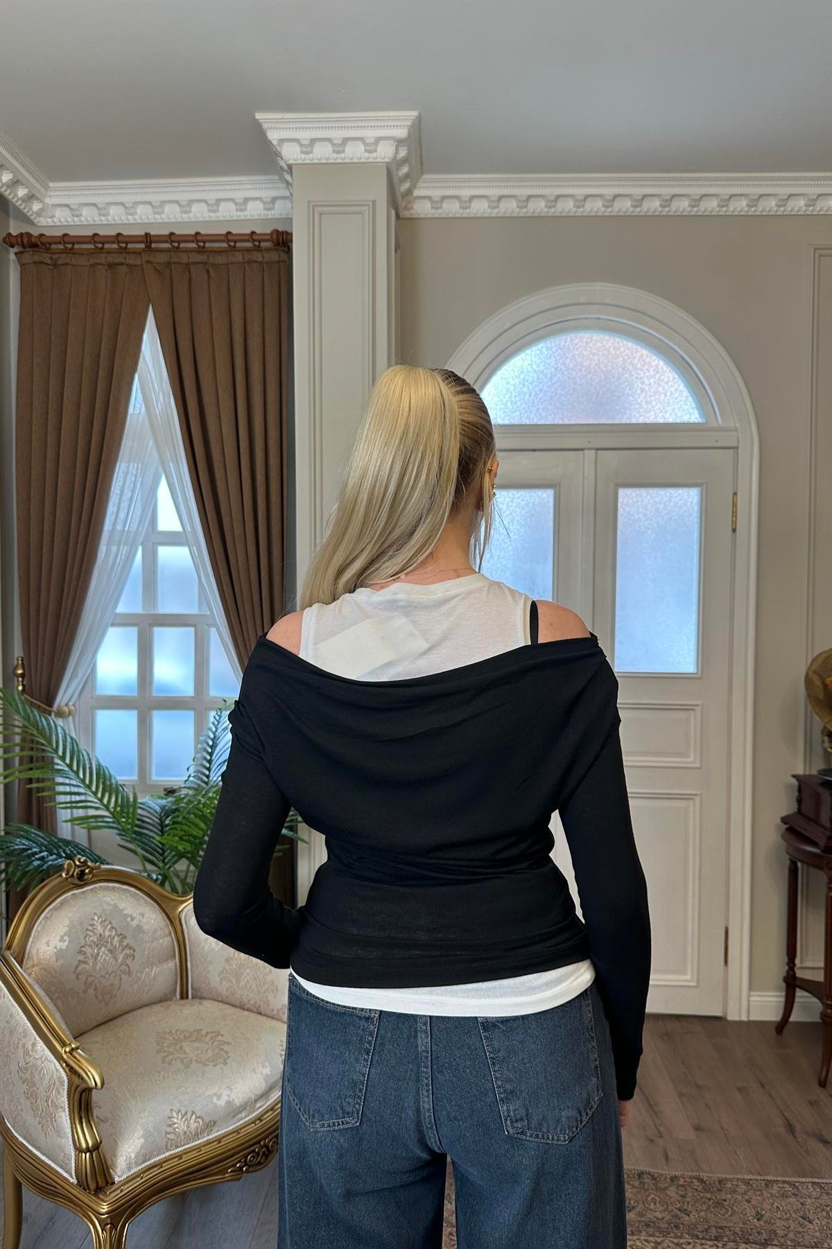 İÇİ ATLET DETAYLI TSHIRT
