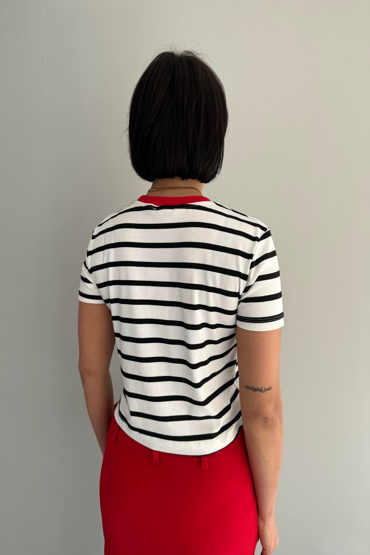 KALP NAKIŞLI ÇİZGİLİ CROP TSHIRT